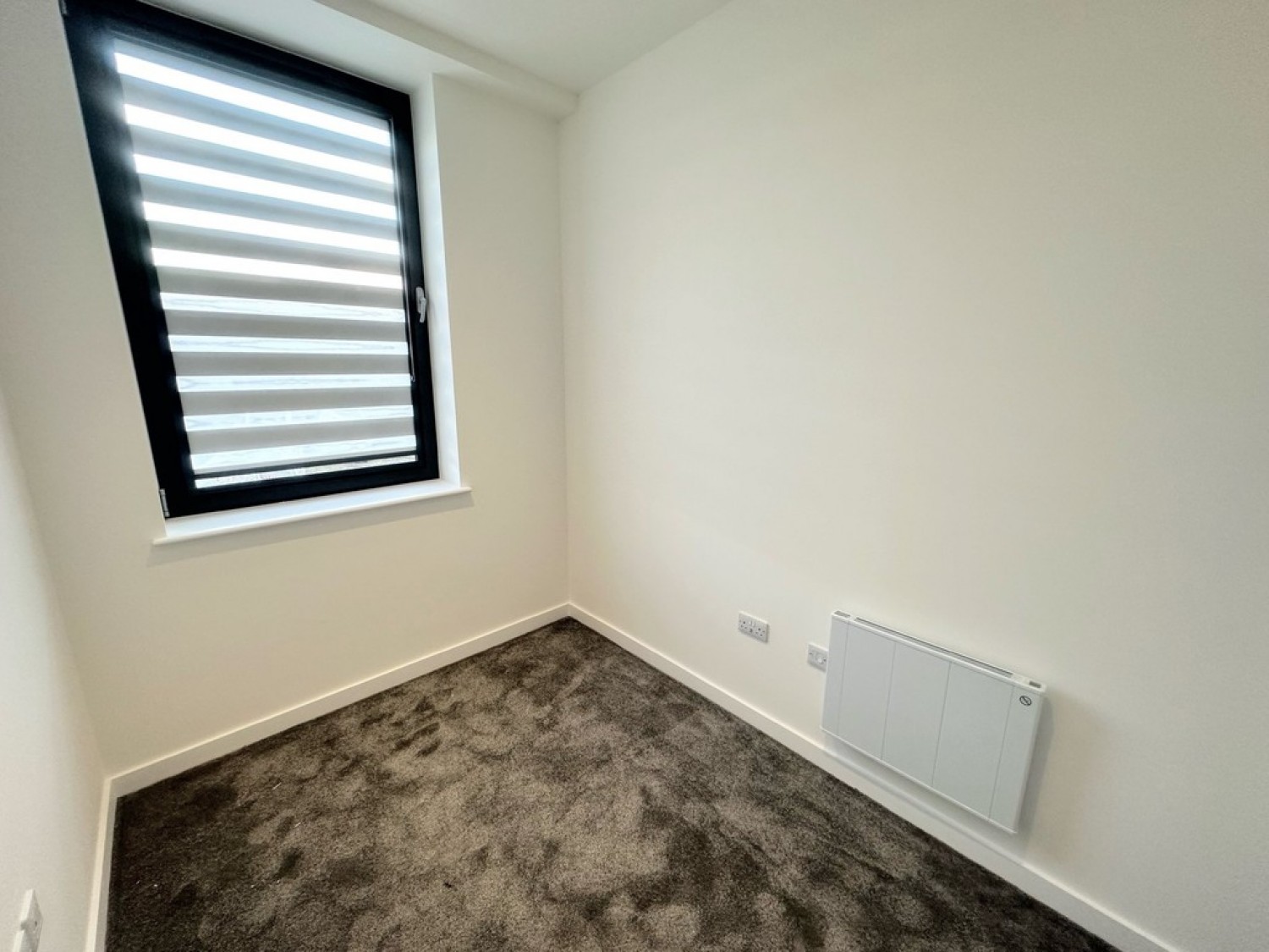 2 bedroom Flat for Letting Normandy House, Alencon Link