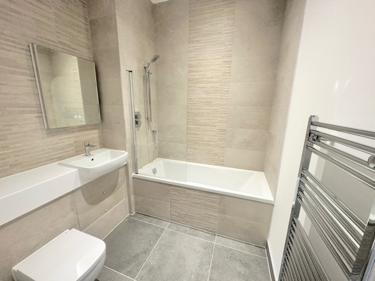2 bedroom Flat for Letting Normandy House, Alencon Link