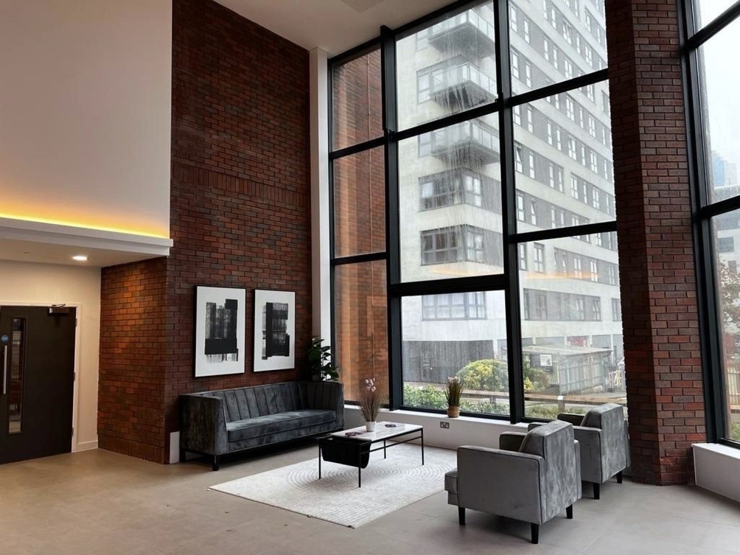 2 bedroom Flat for Letting Normandy House, Alencon Link