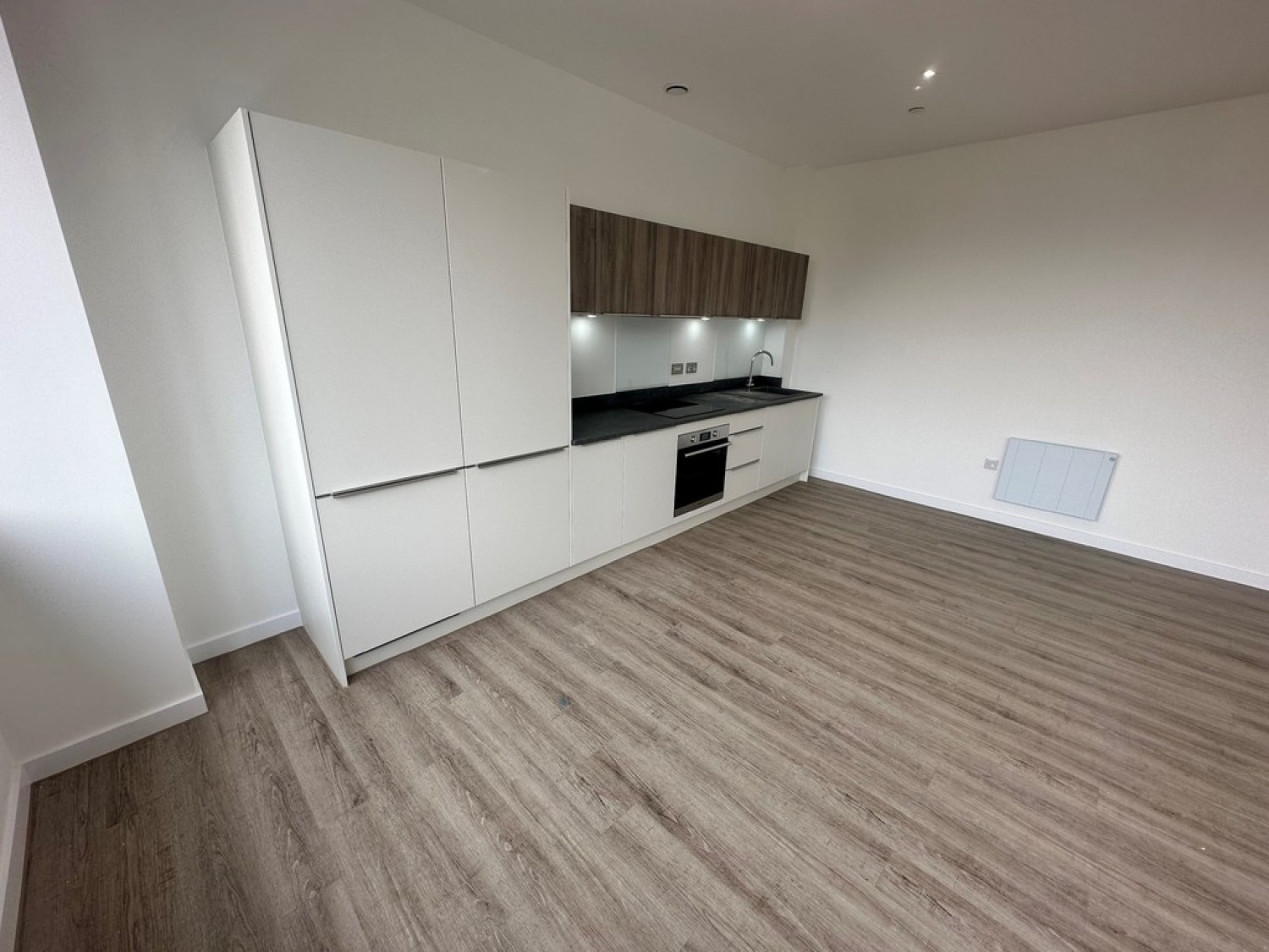 2 bedroom Flat for Letting Normandy House, Alencon Link