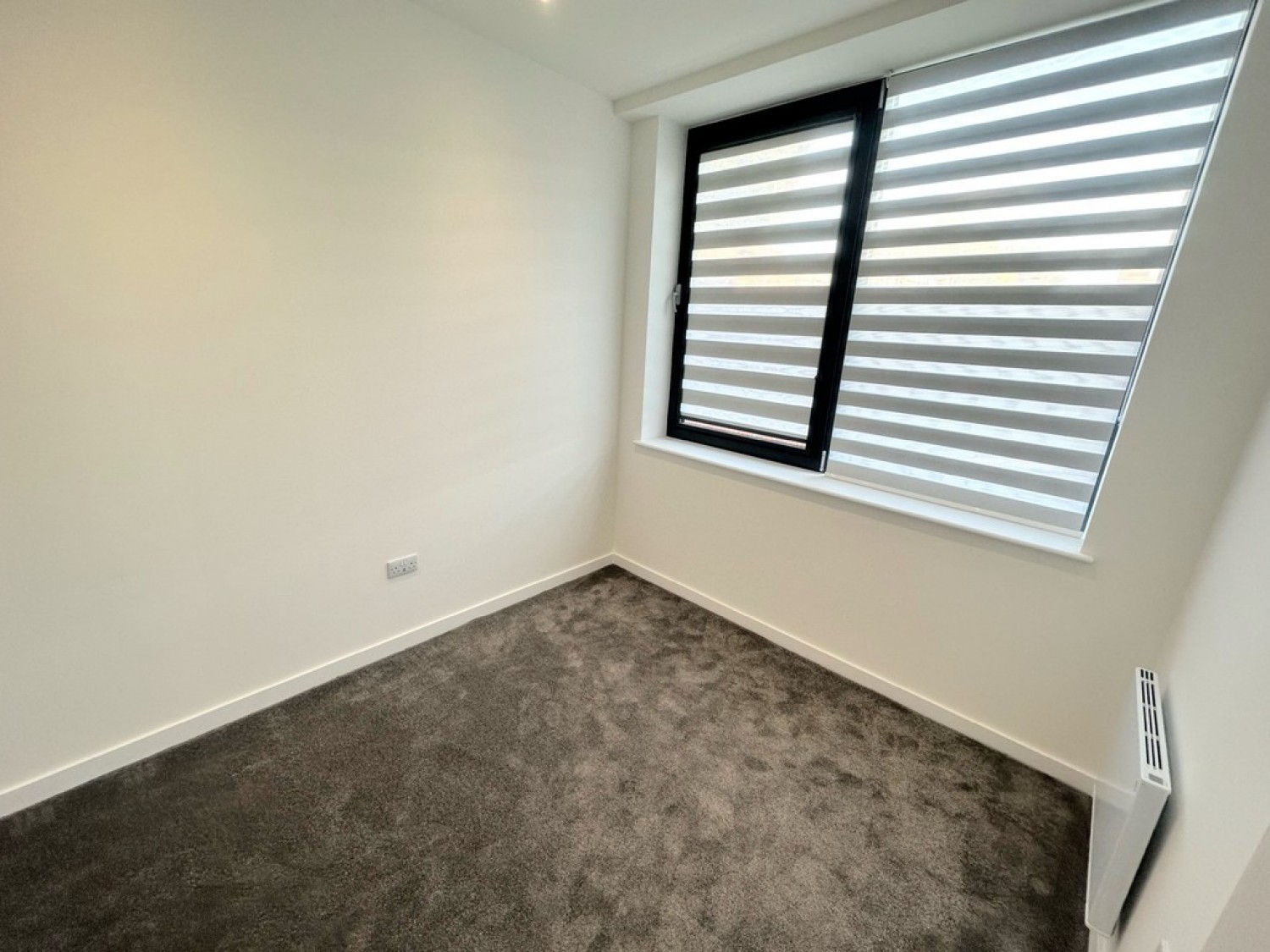 2 bedroom Flat for Letting Normandy House, Alencon Link