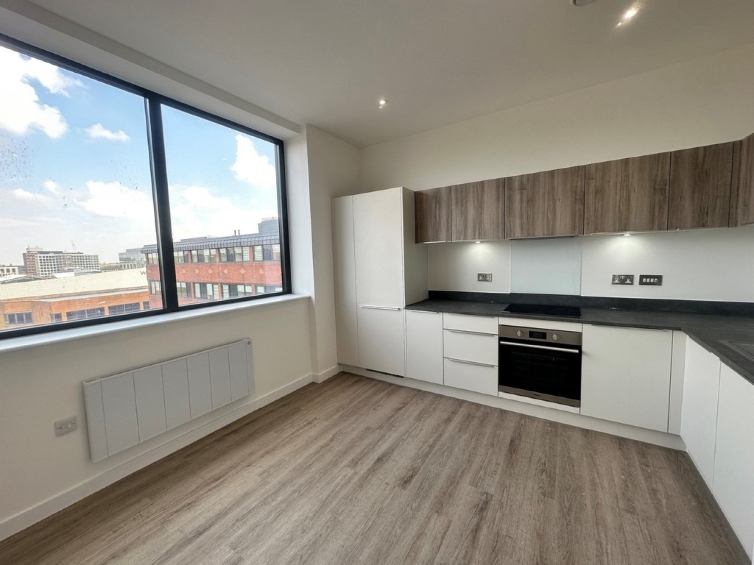 2 bedroom Flat for Letting Normandy House, Alencon Link