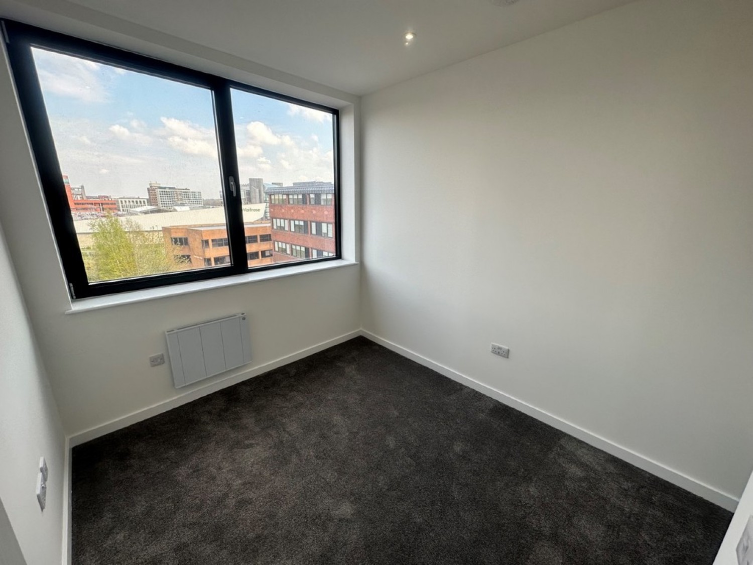 2 bedroom Flat for Letting Normandy House, Alencon Link
