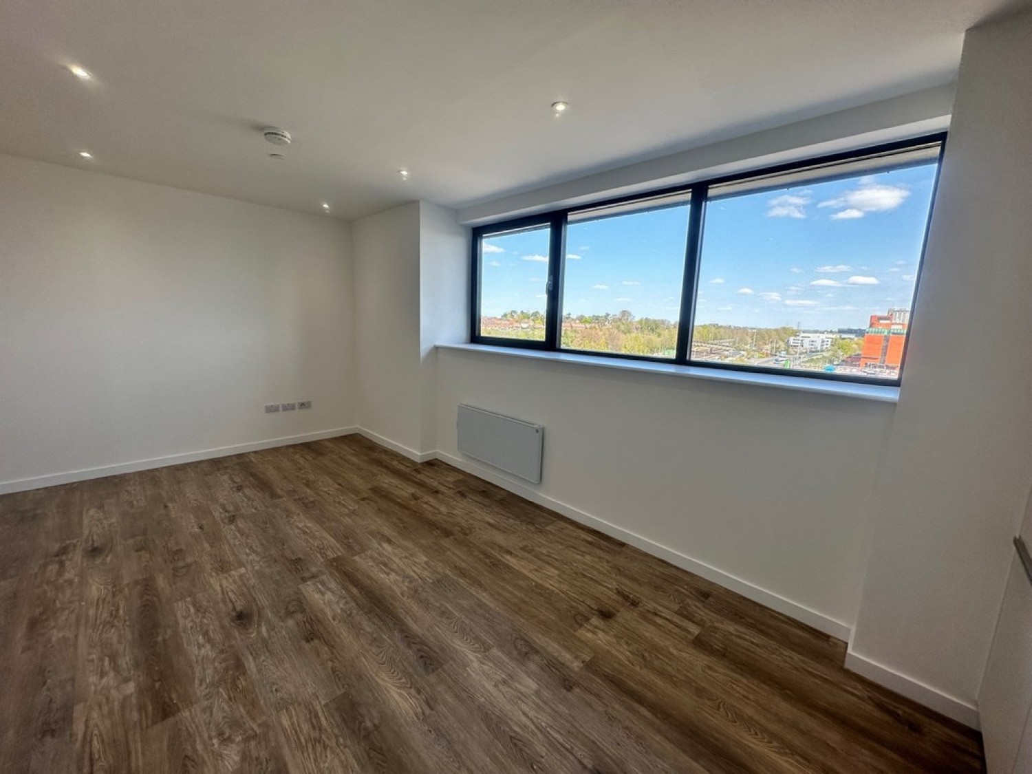 2 bedroom Flat for Letting Normandy House, Alencon Link