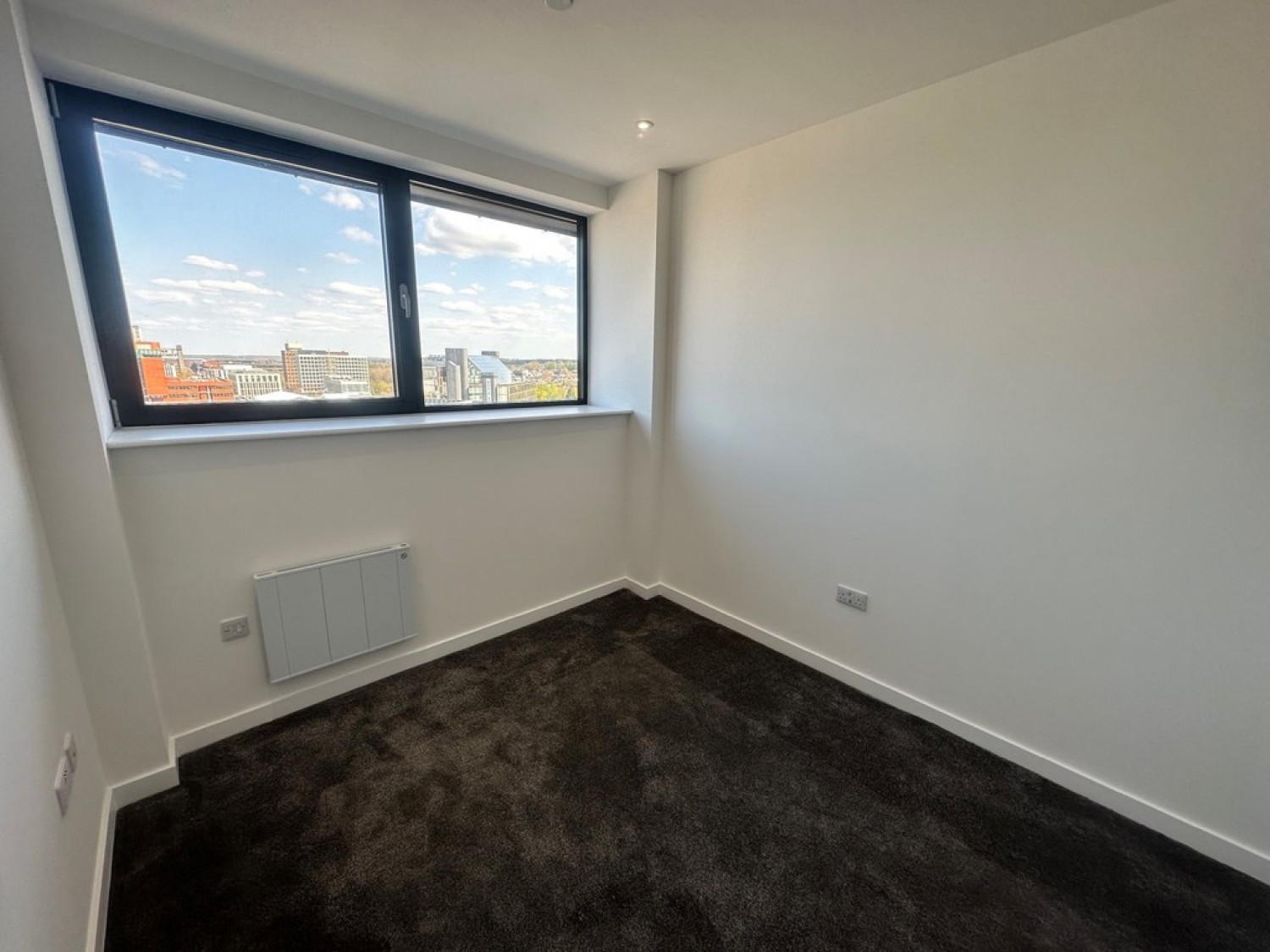 2 bedroom Flat for Letting Normandy House, Alencon Link