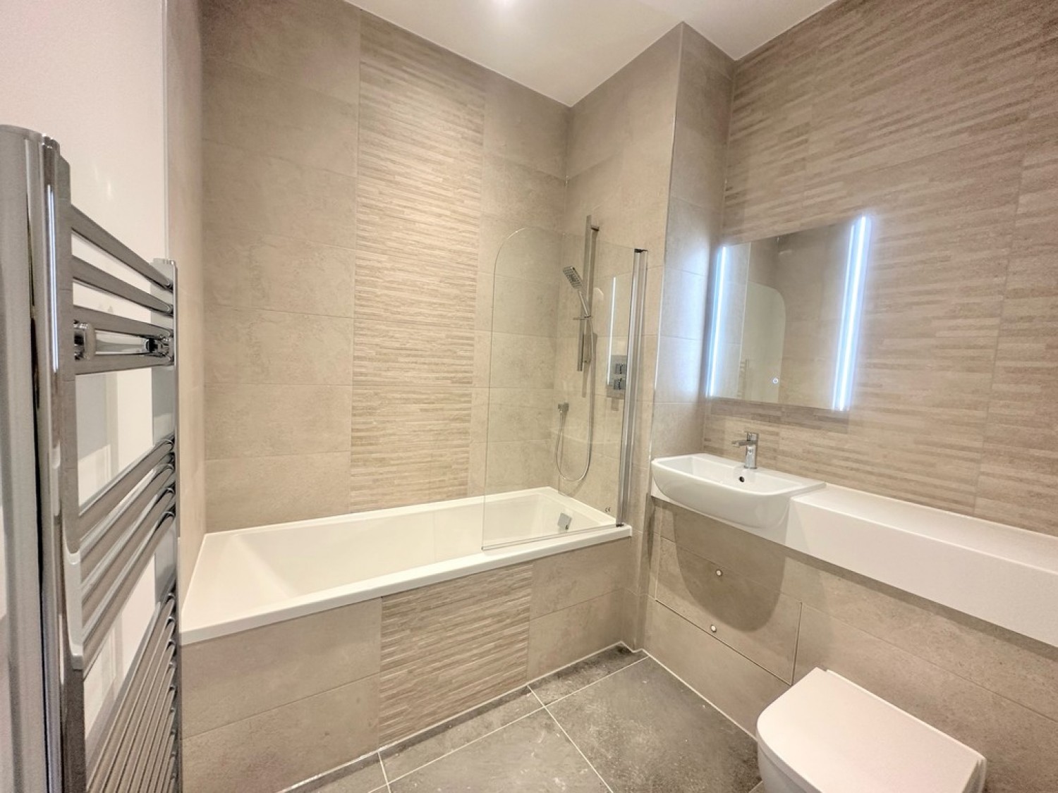 2 bedroom Flat for Letting Normandy House, Alencon Link