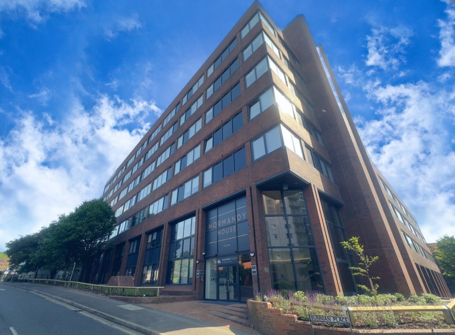 2 bedroom Flat for Letting Normandy House, Alencon Link