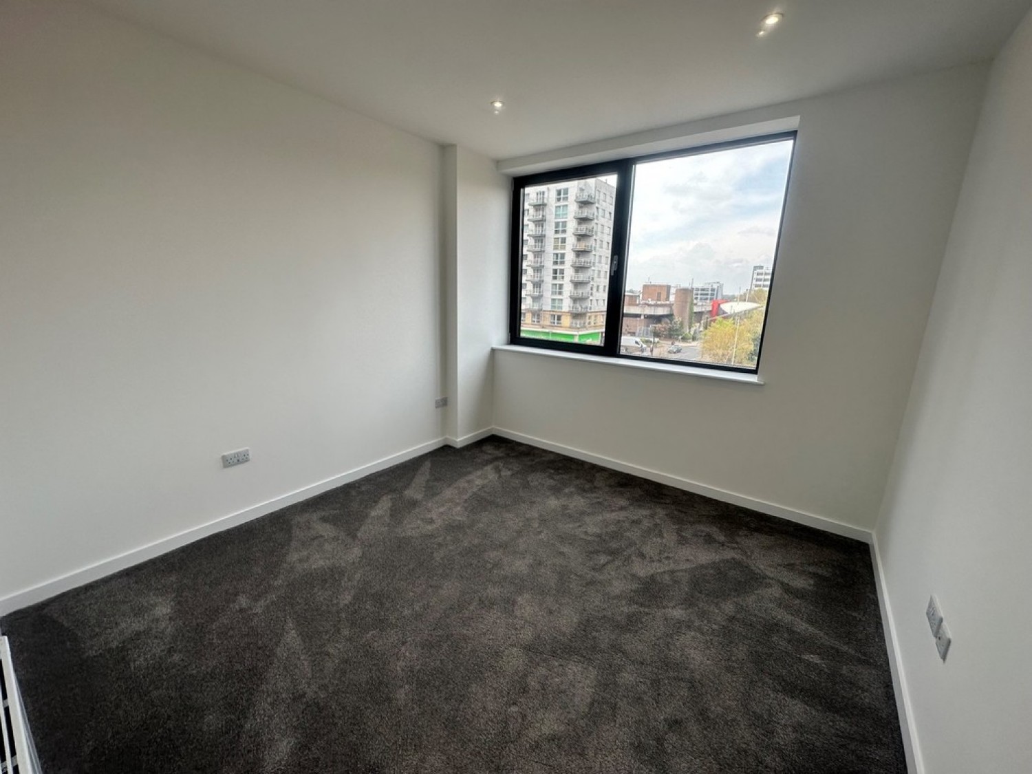 2 bedroom Flat for Letting Normandy House, Alencon Link