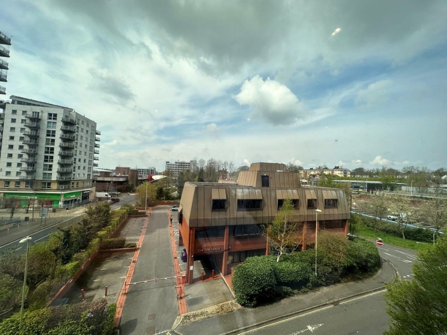 2 bedroom Flat for Letting Normandy House, Alencon Link