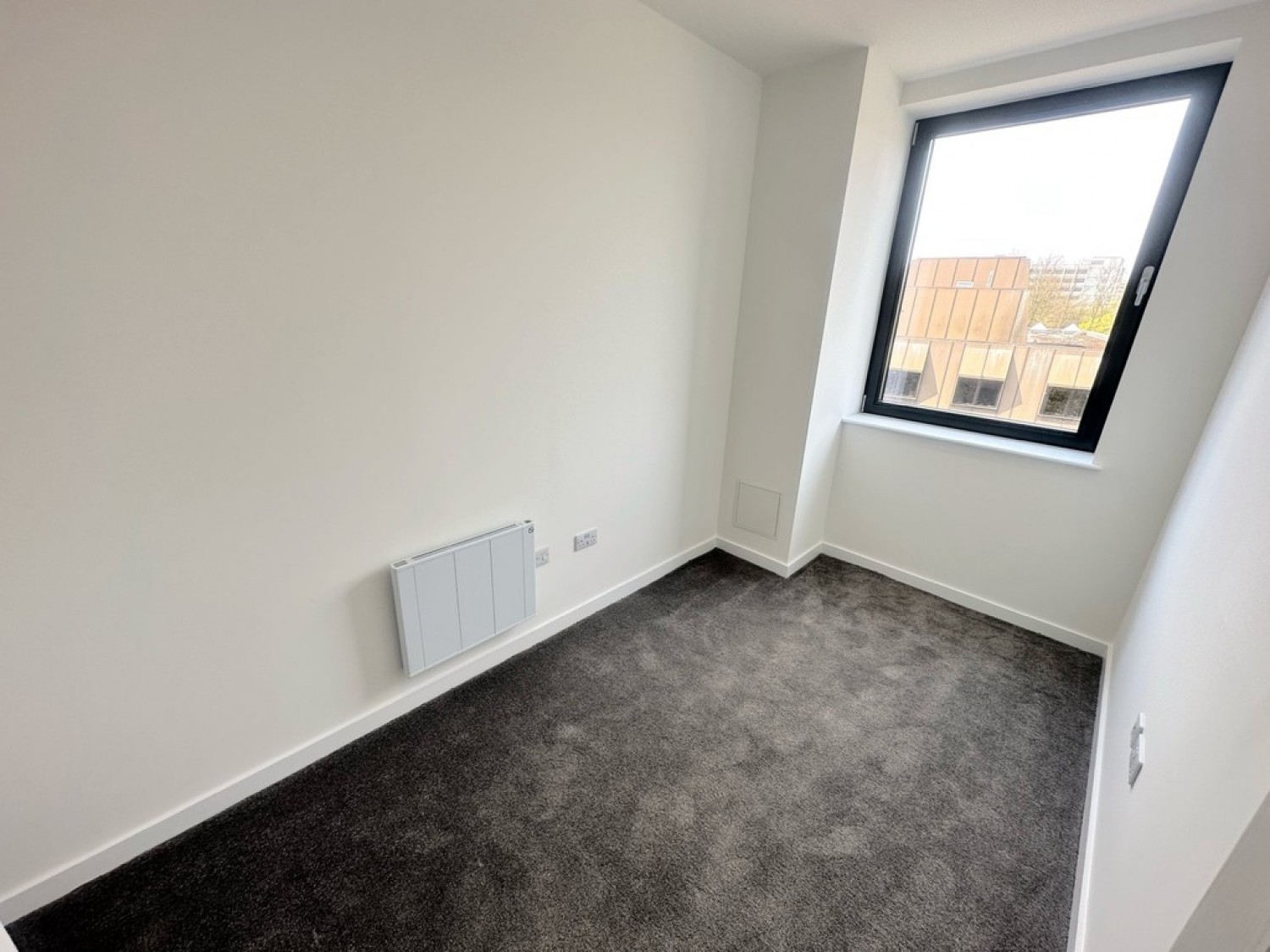 2 bedroom Flat for Letting Normandy House, Alencon Link