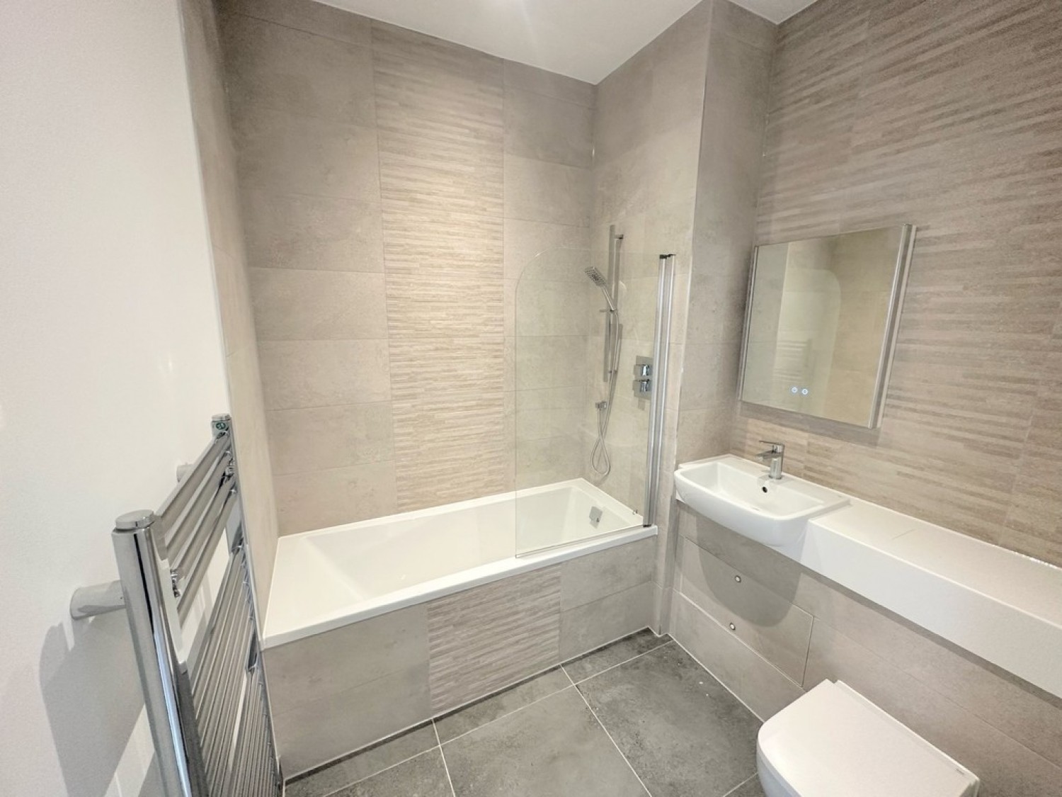 2 bedroom Flat for Letting Normandy House, Alencon Link