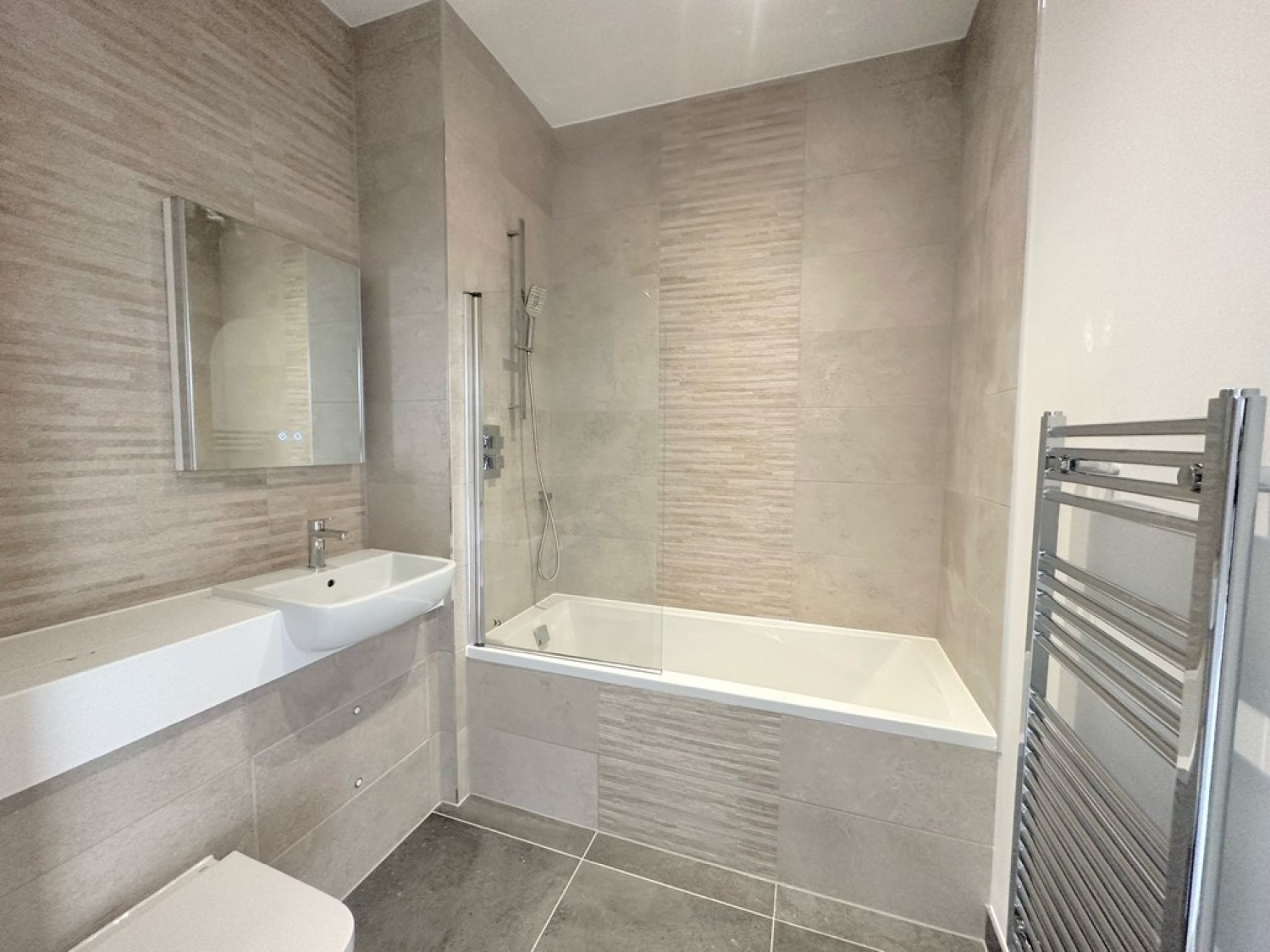 2 bedroom Flat for Letting Normandy House, Alencon Link