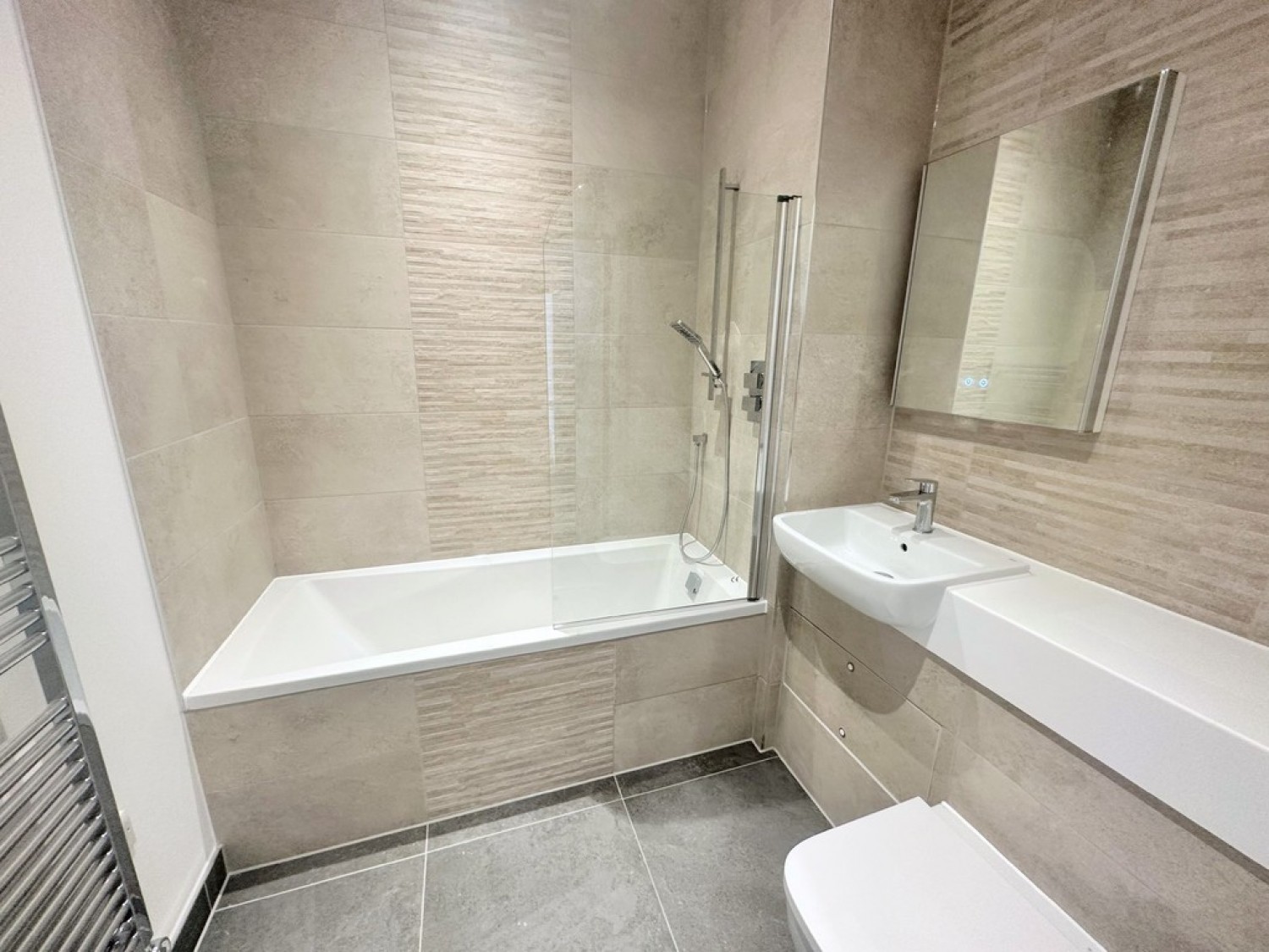 2 bedroom Flat for Letting Normandy House, Alencon Link