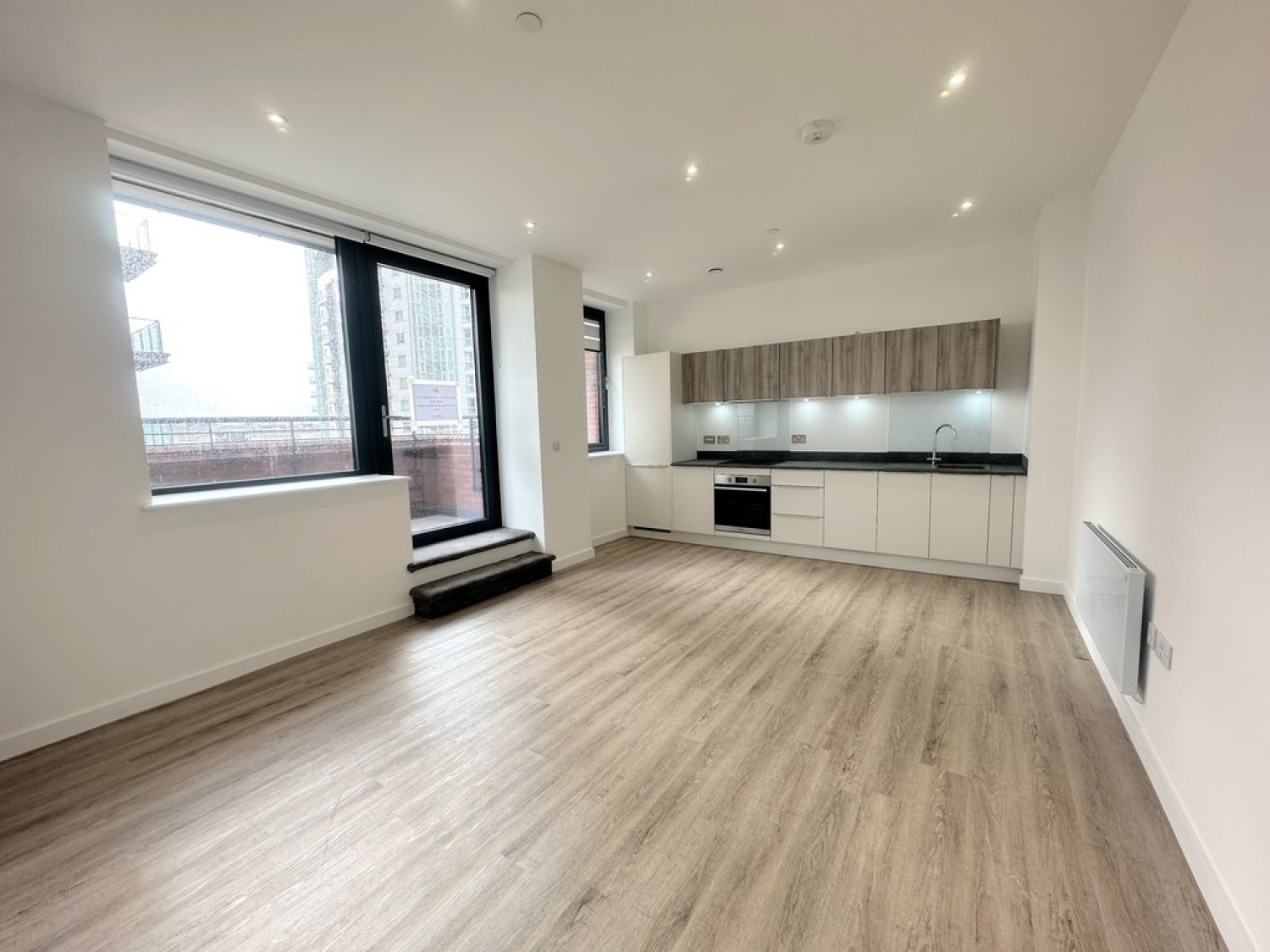 2 bedroom Flat for Letting Normandy House, Alencon Link