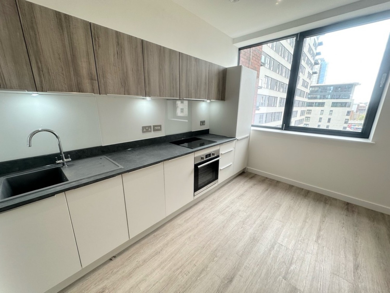 2 bedroom Flat for Letting Normandy House, Alencon Link