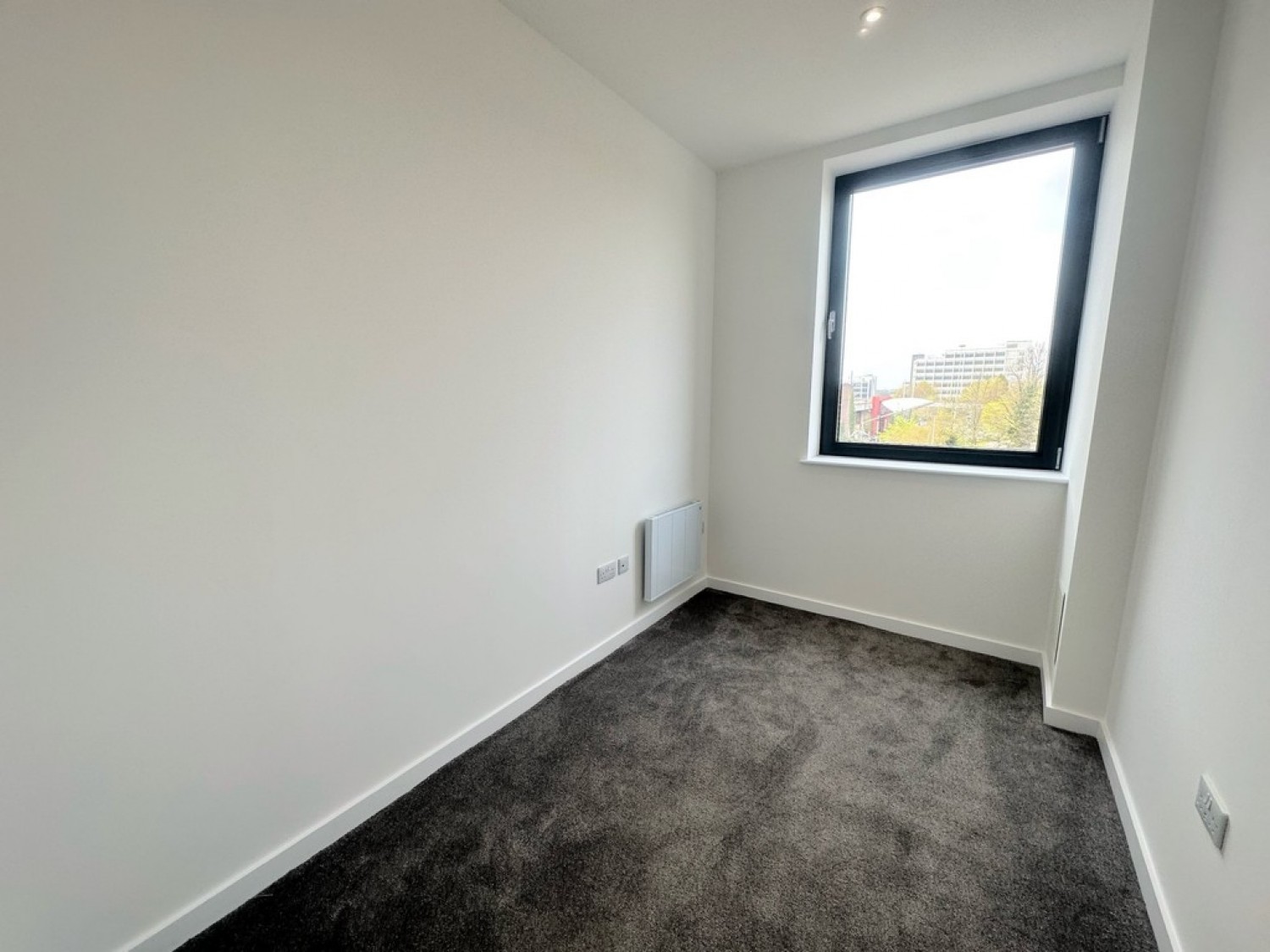 2 bedroom Flat for Letting Normandy House, Alencon Link