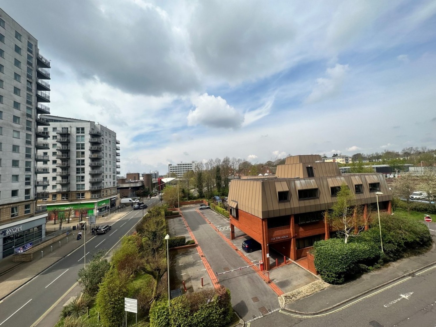 2 bedroom Flat for Letting Normandy House, Alencon Link