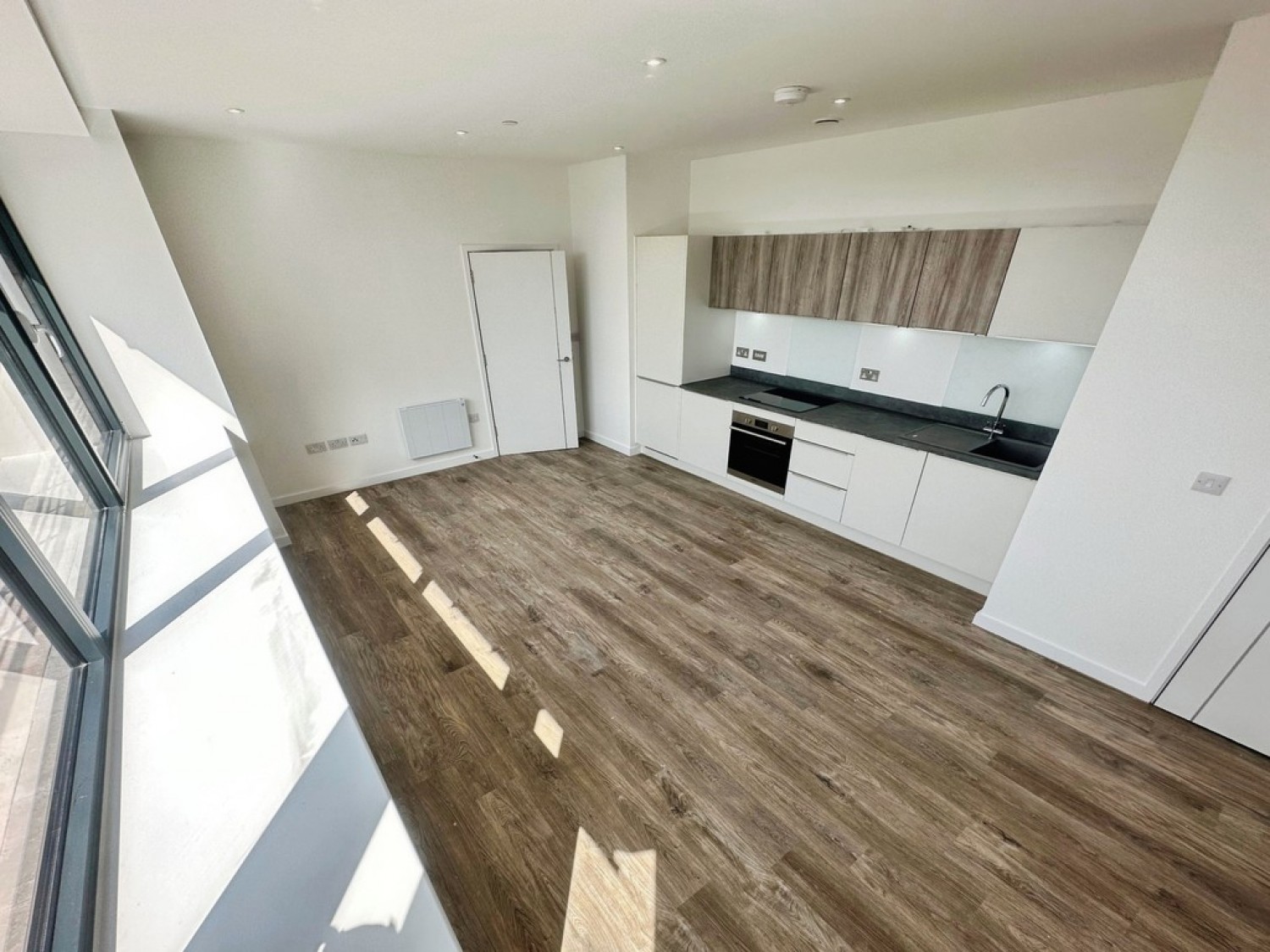 1 bedroom Flat for Letting Normandy House, Alencon Link