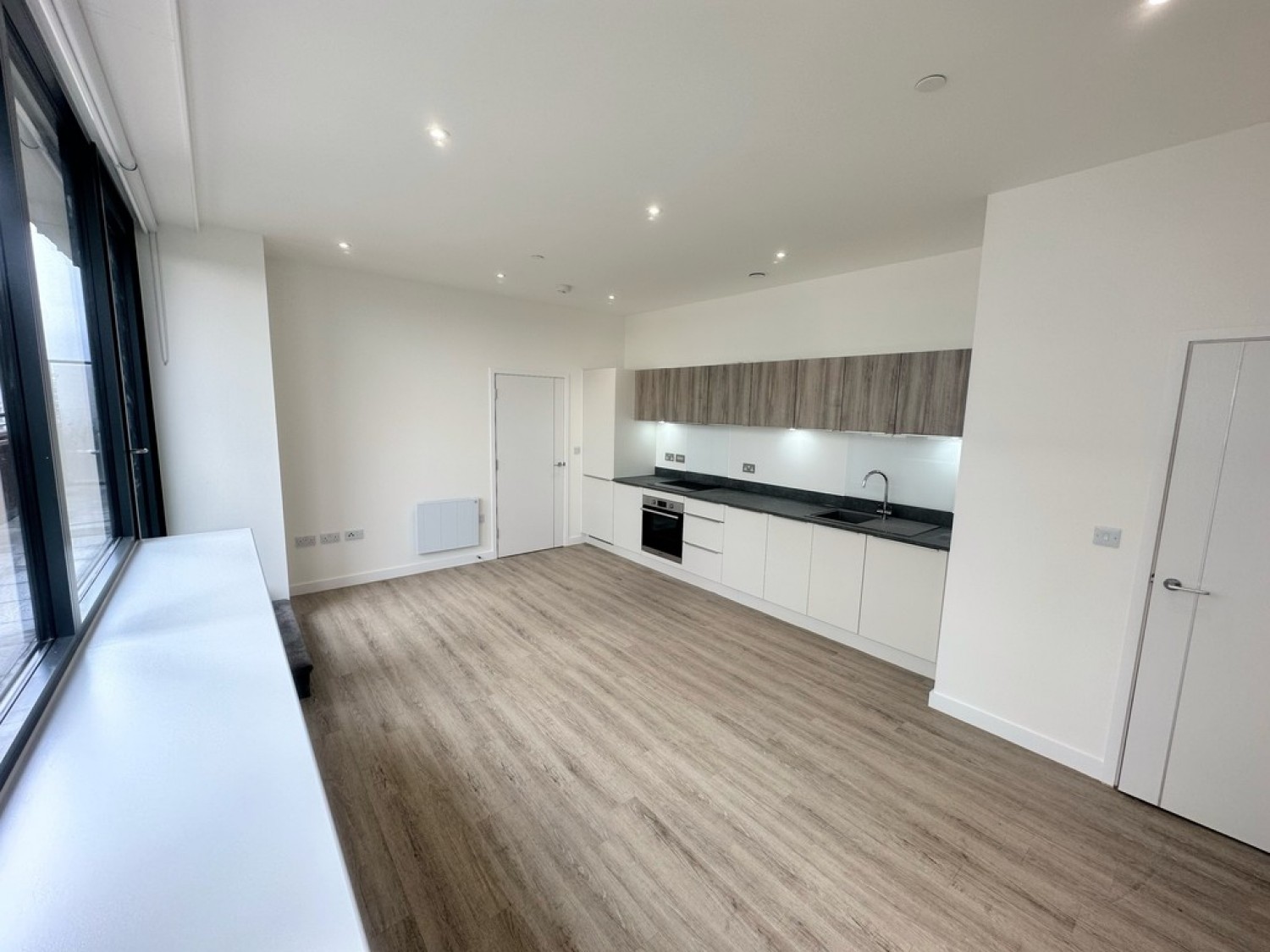 1 bedroom Flat for Letting Normandy House, Alencon Link