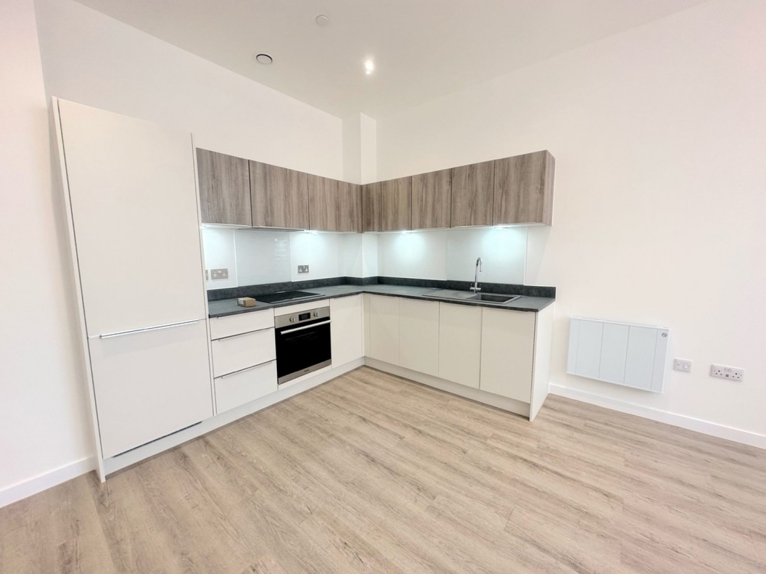 1 bedroom Flat in Normandy House, Alencon Link