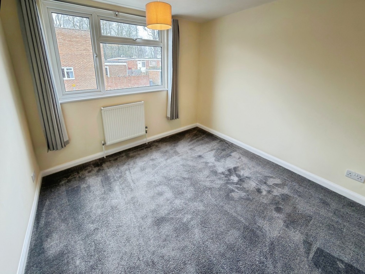 2 bedroom Flat for Letting Riverdene