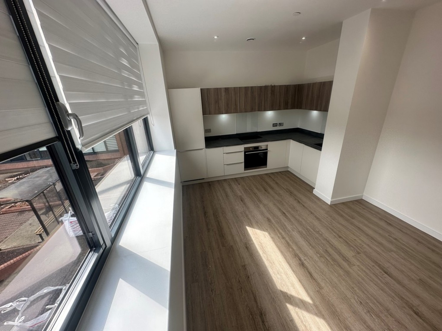 2 bedroom Flat for Letting Normandy House, Alencon Link