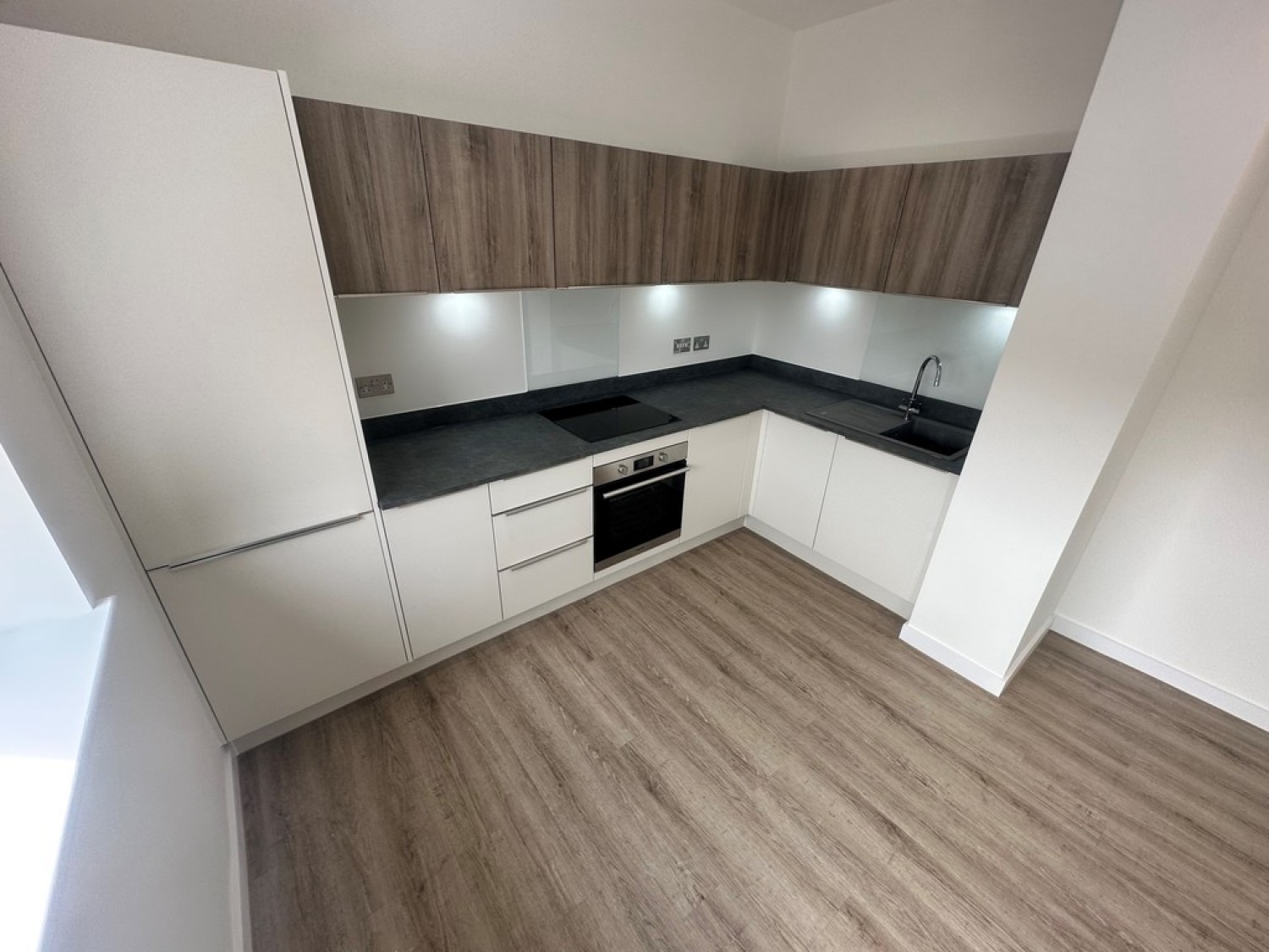 2 bedroom Flat for Letting Normandy House, Alencon Link