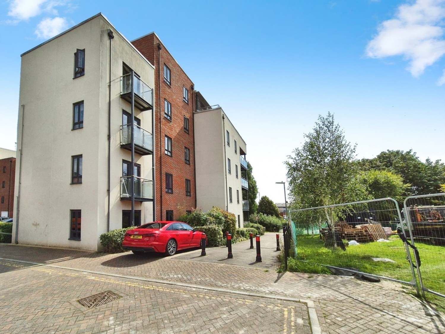 2 bedroom Flat for Sale Sinclair Drive