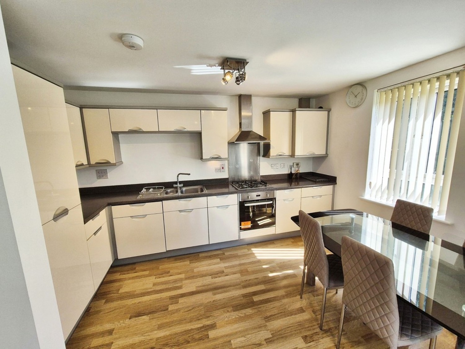 2 bedroom Flat for Sale Sinclair Drive