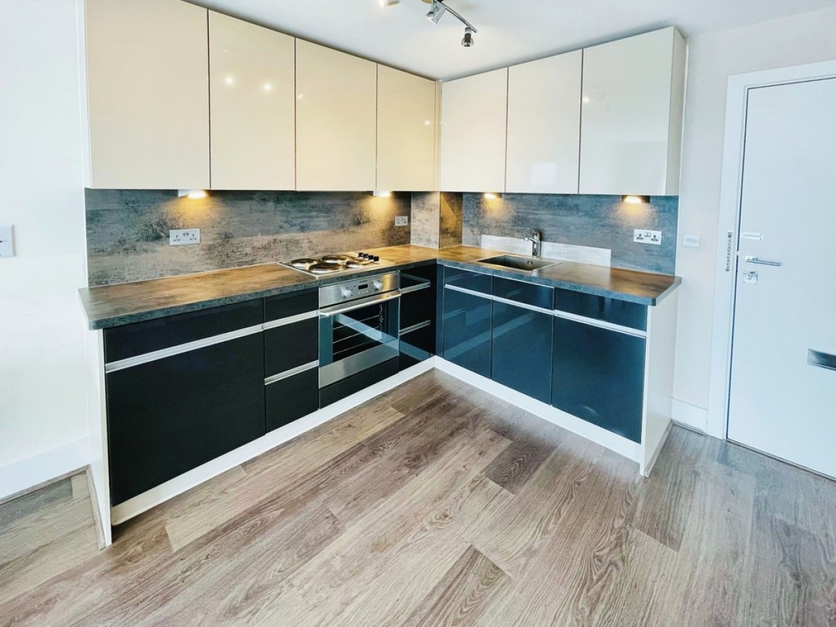 Skyline Plaza, Town Centre