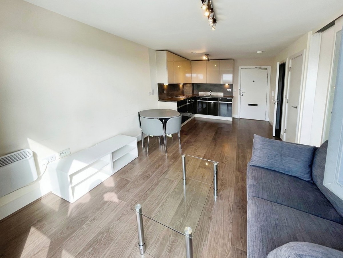 Skyline Plaza, Town Centre