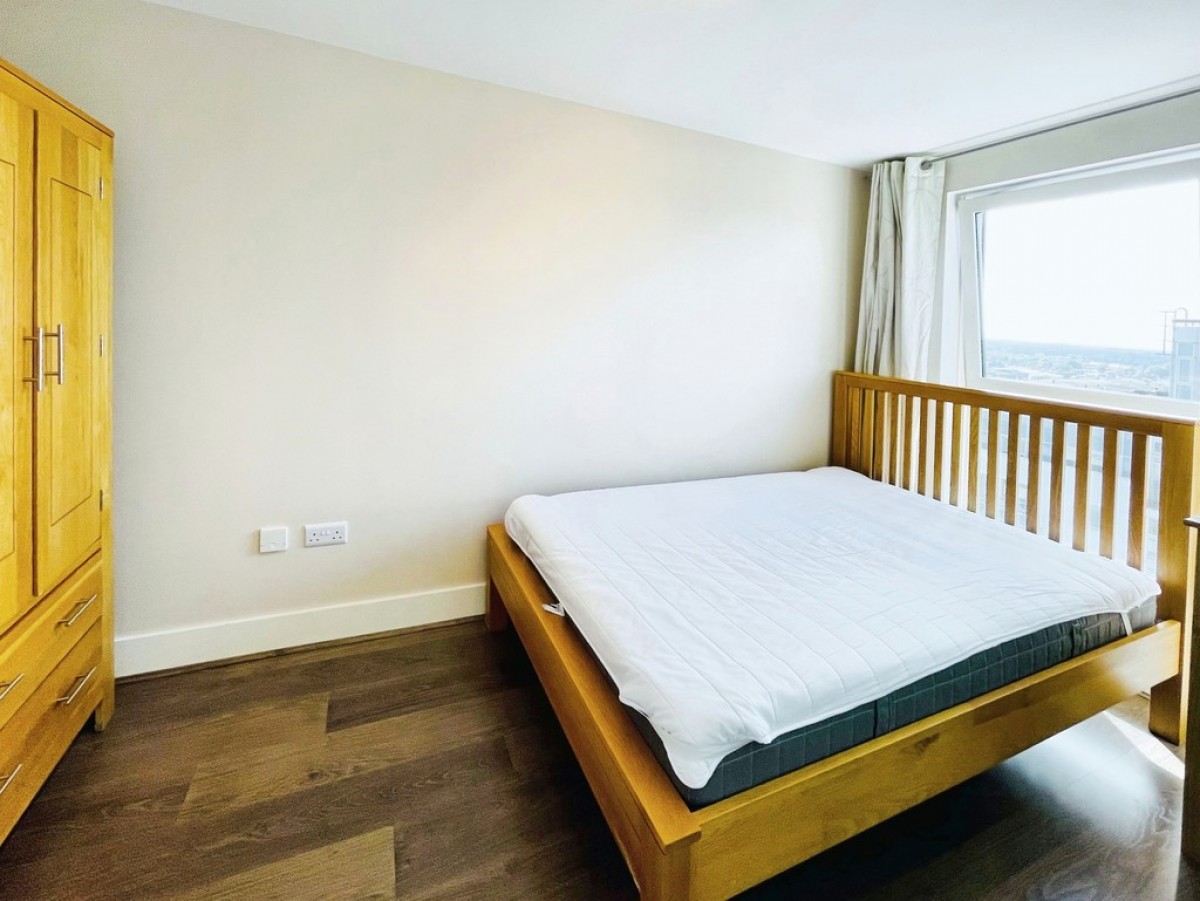 Skyline Plaza, Town Centre