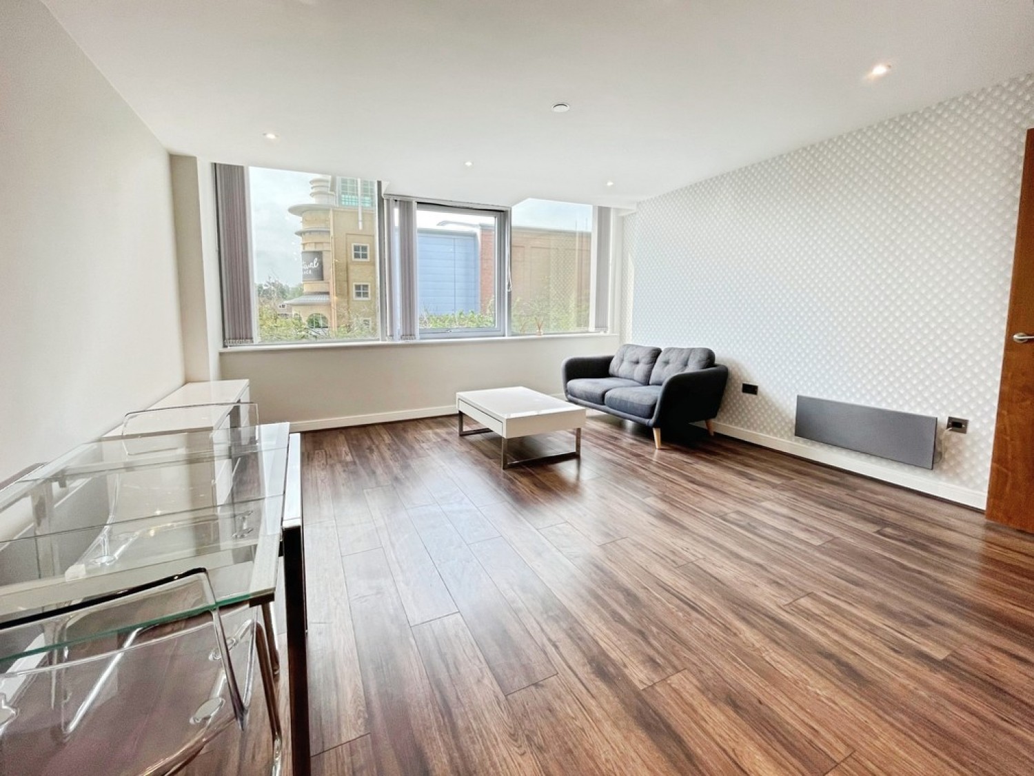 Churchill Place - 1st Floor with Parking