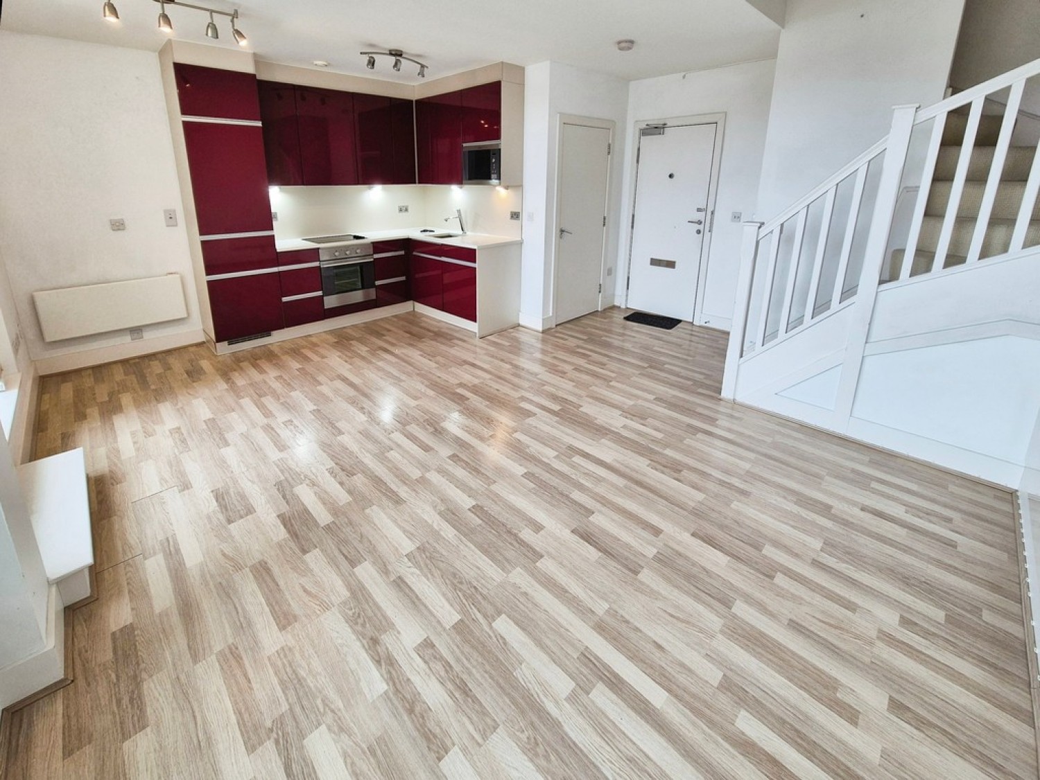 2 bedroom Flat for Letting Town Centre