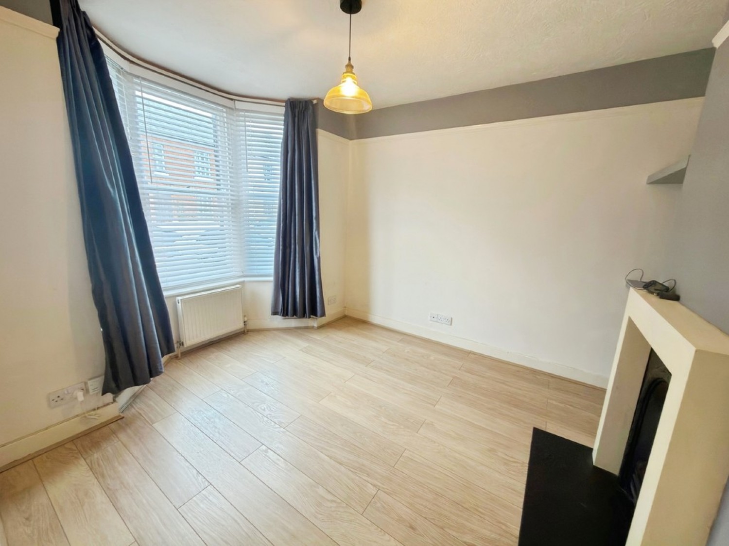 2 bedroom House for Sale Town Centre