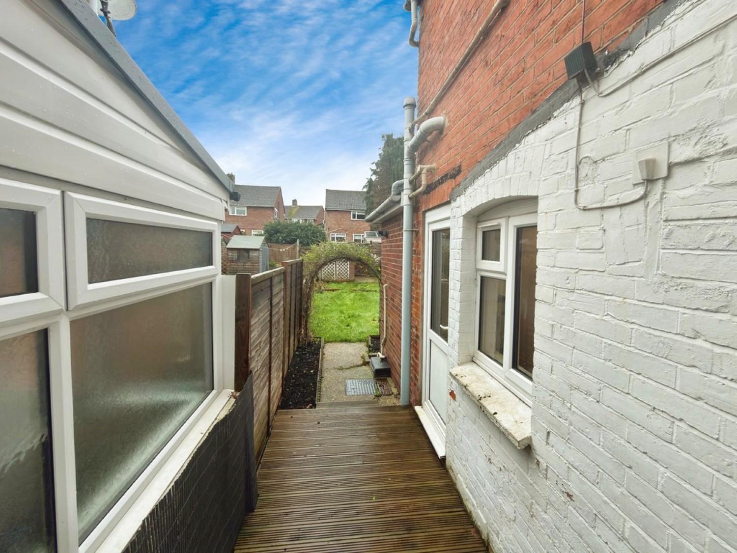 2 bedroom House for Sale Town Centre