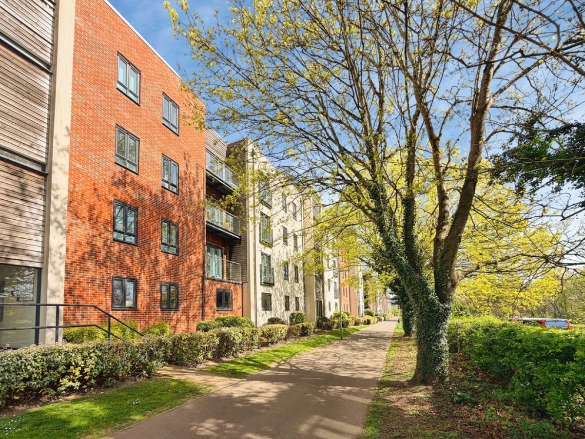 Sinclair Drive, RG21