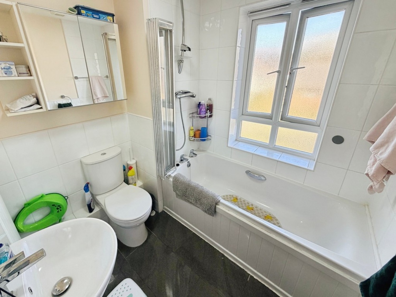 2 bedroom Flat for Sale Sinclair Drive, RG21