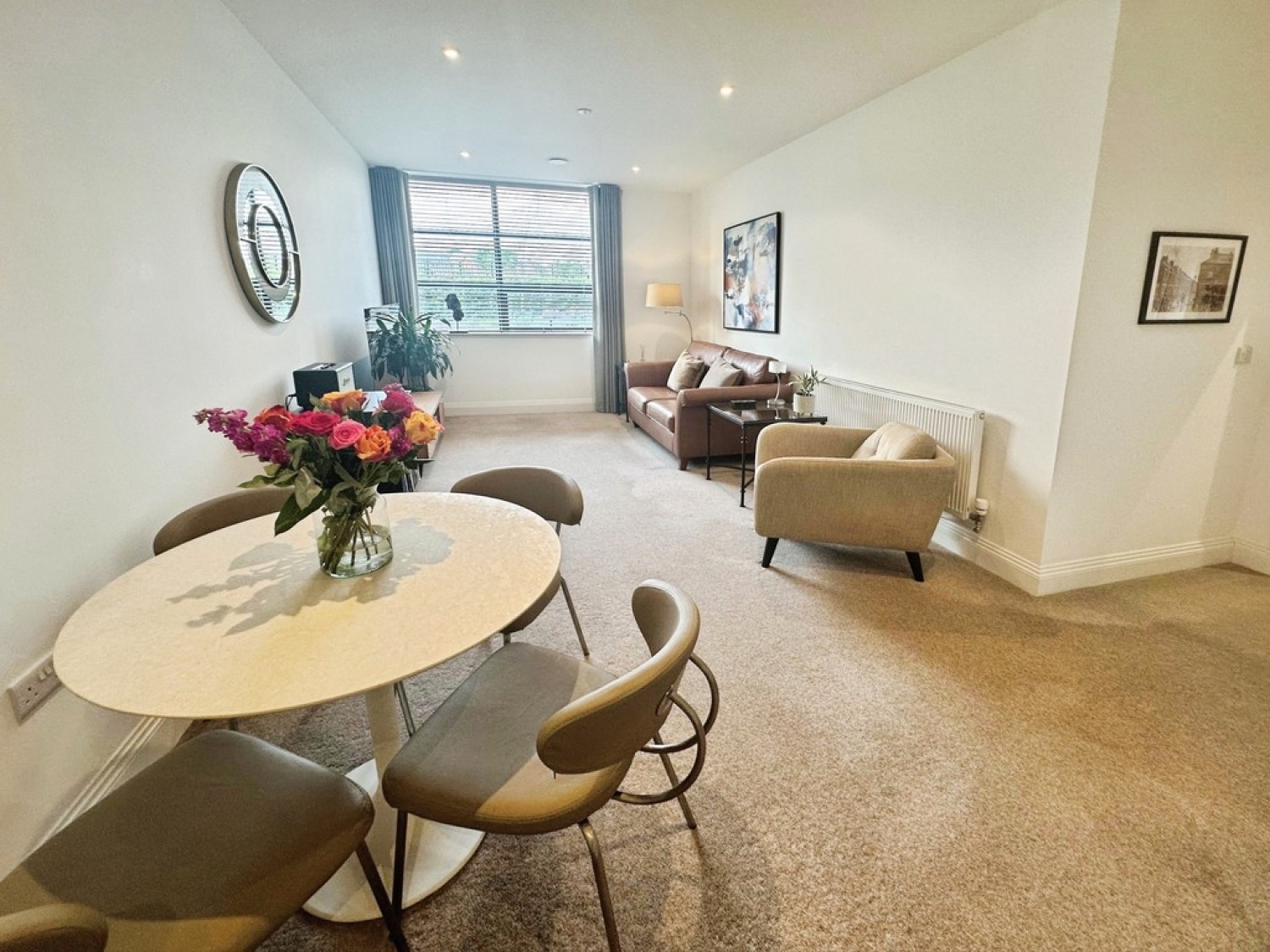 2 bedroom Flat in Lilly Court, Chapel Gate