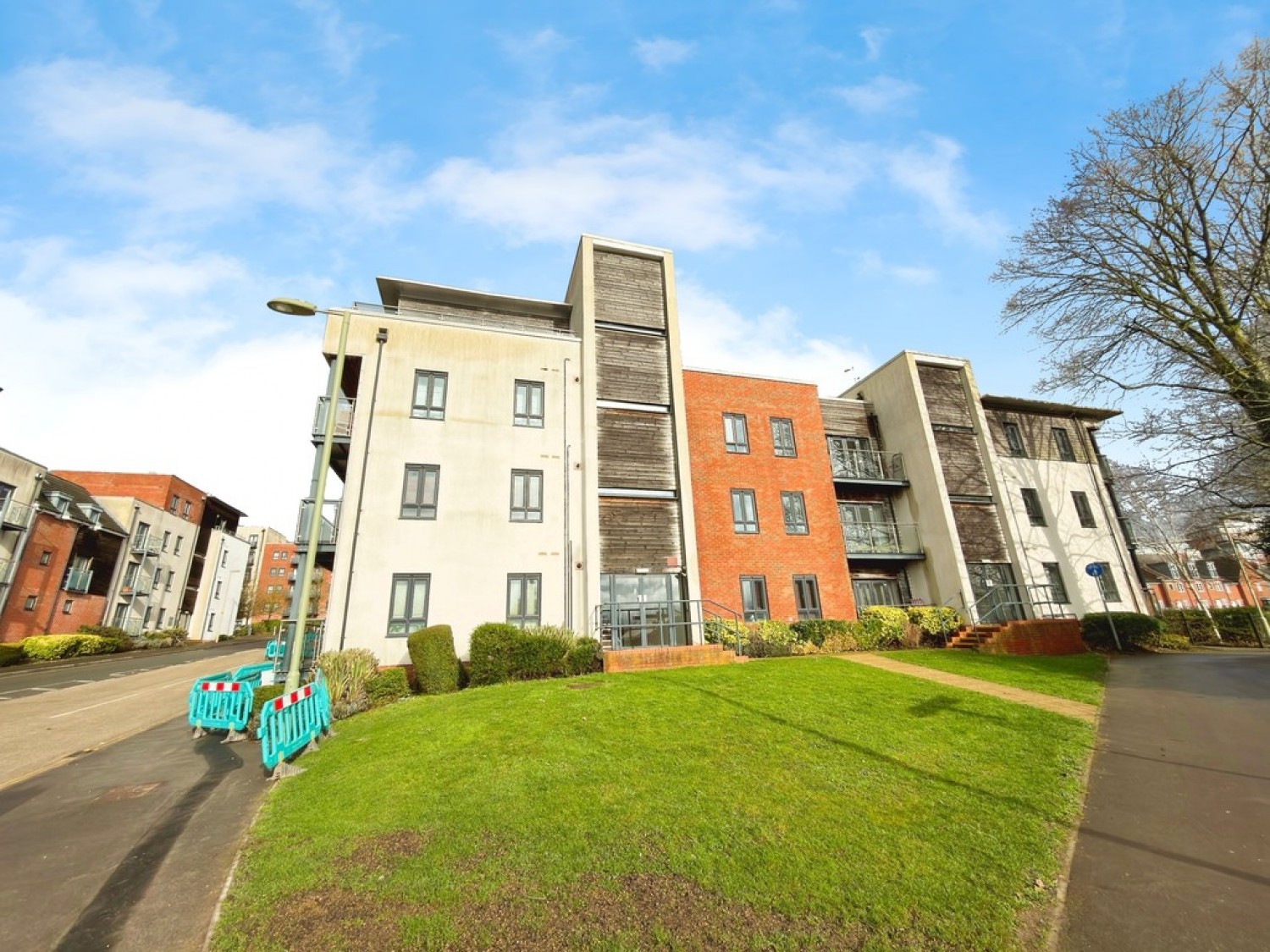 2 bedroom Flat for Sale Sinclair Drive