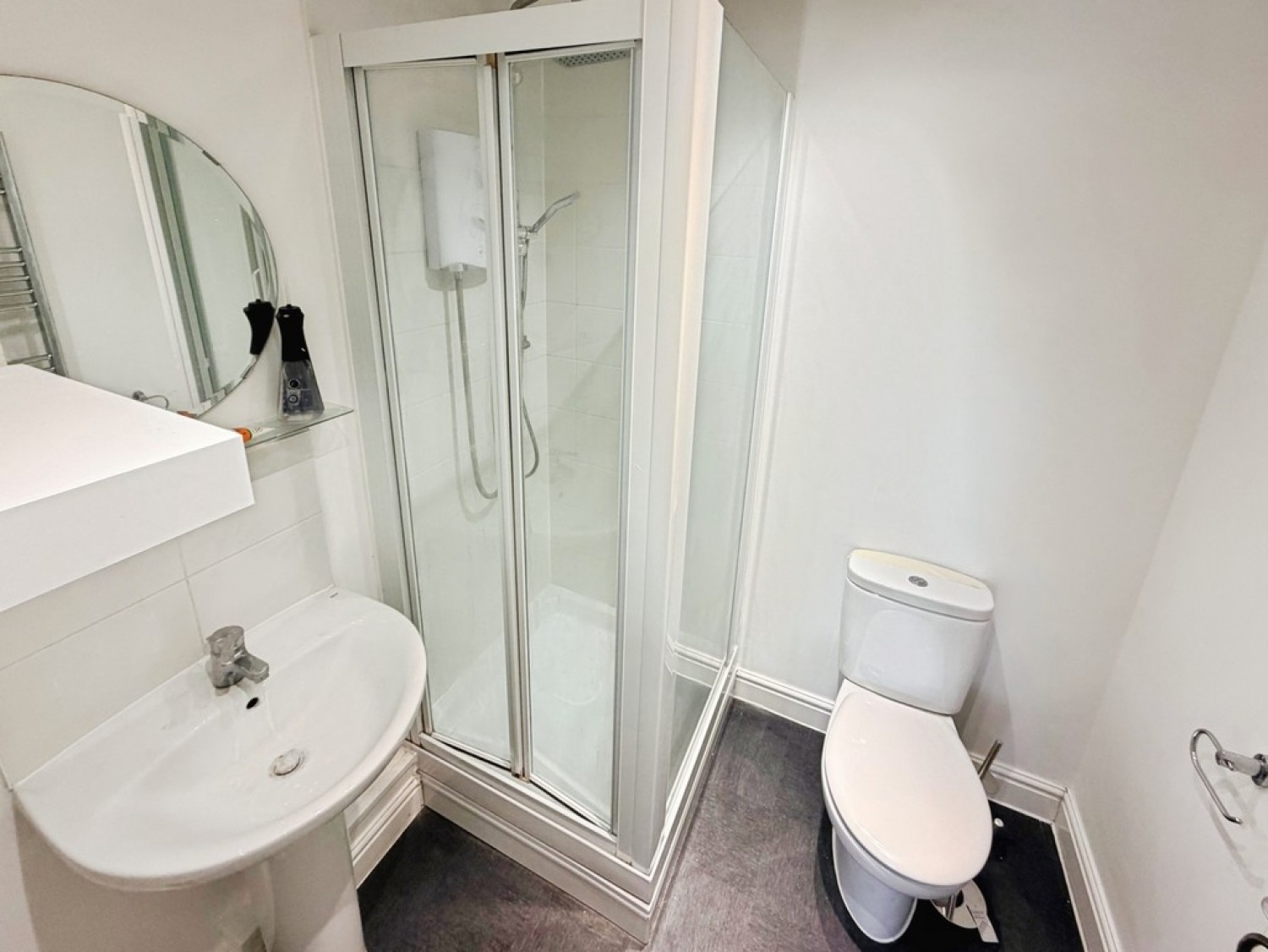 2 bedroom Flat in Limes Park