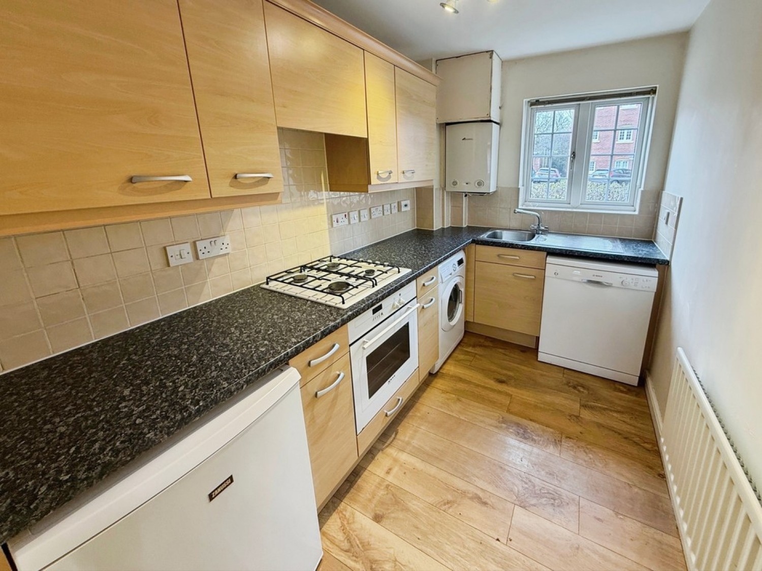 2 bedroom Flat for Sale Wedderburn Avenue