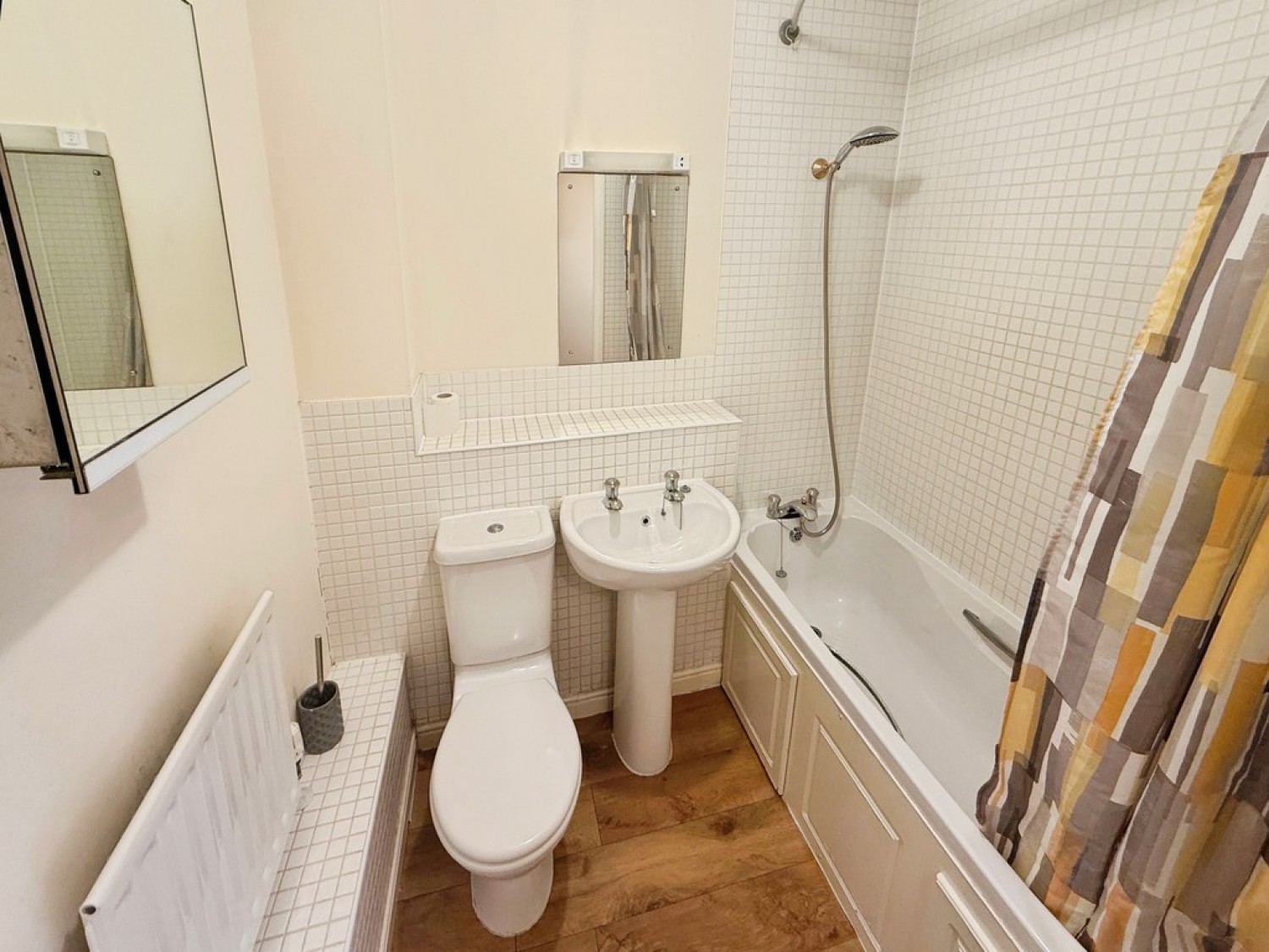 2 bedroom Flat for Sale Wedderburn Avenue