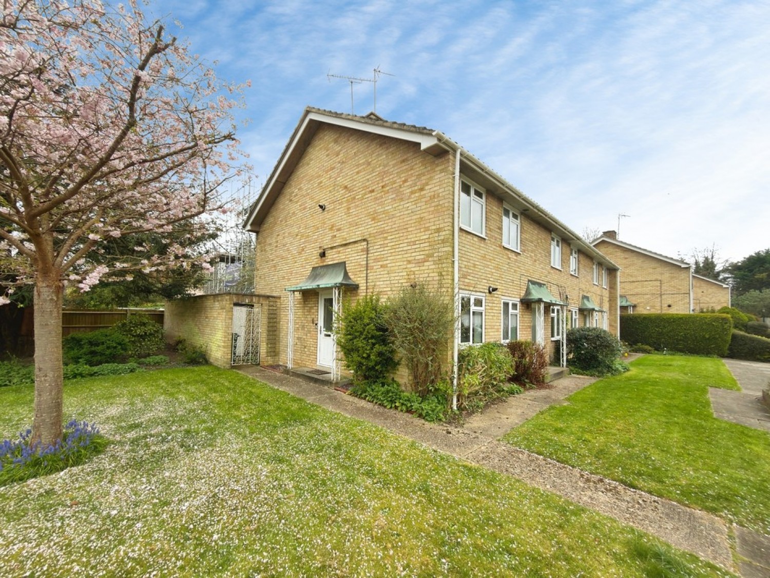 2 bedroom Flat for Sale Montague Place