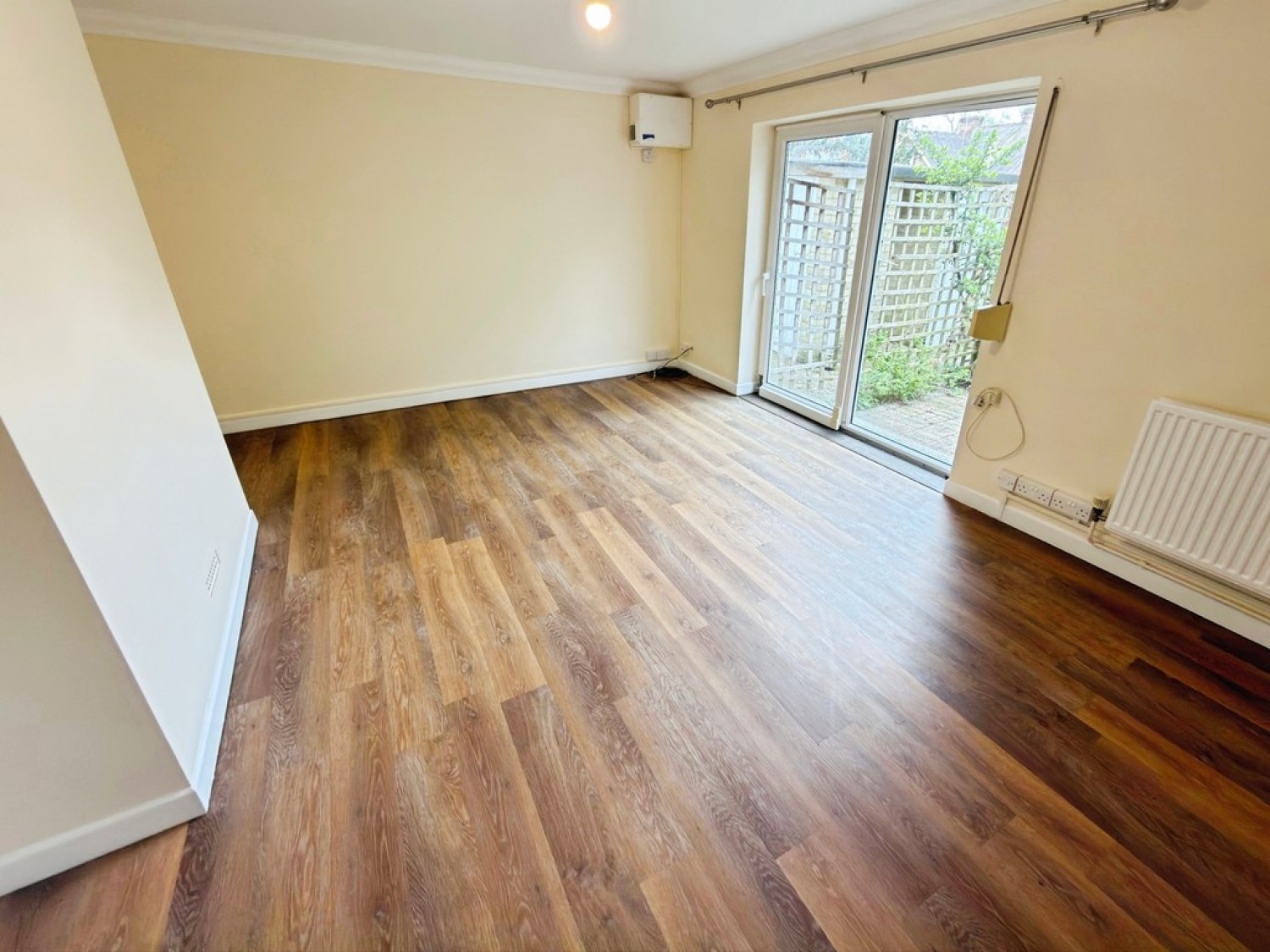 2 bedroom Flat for Sale Montague Place