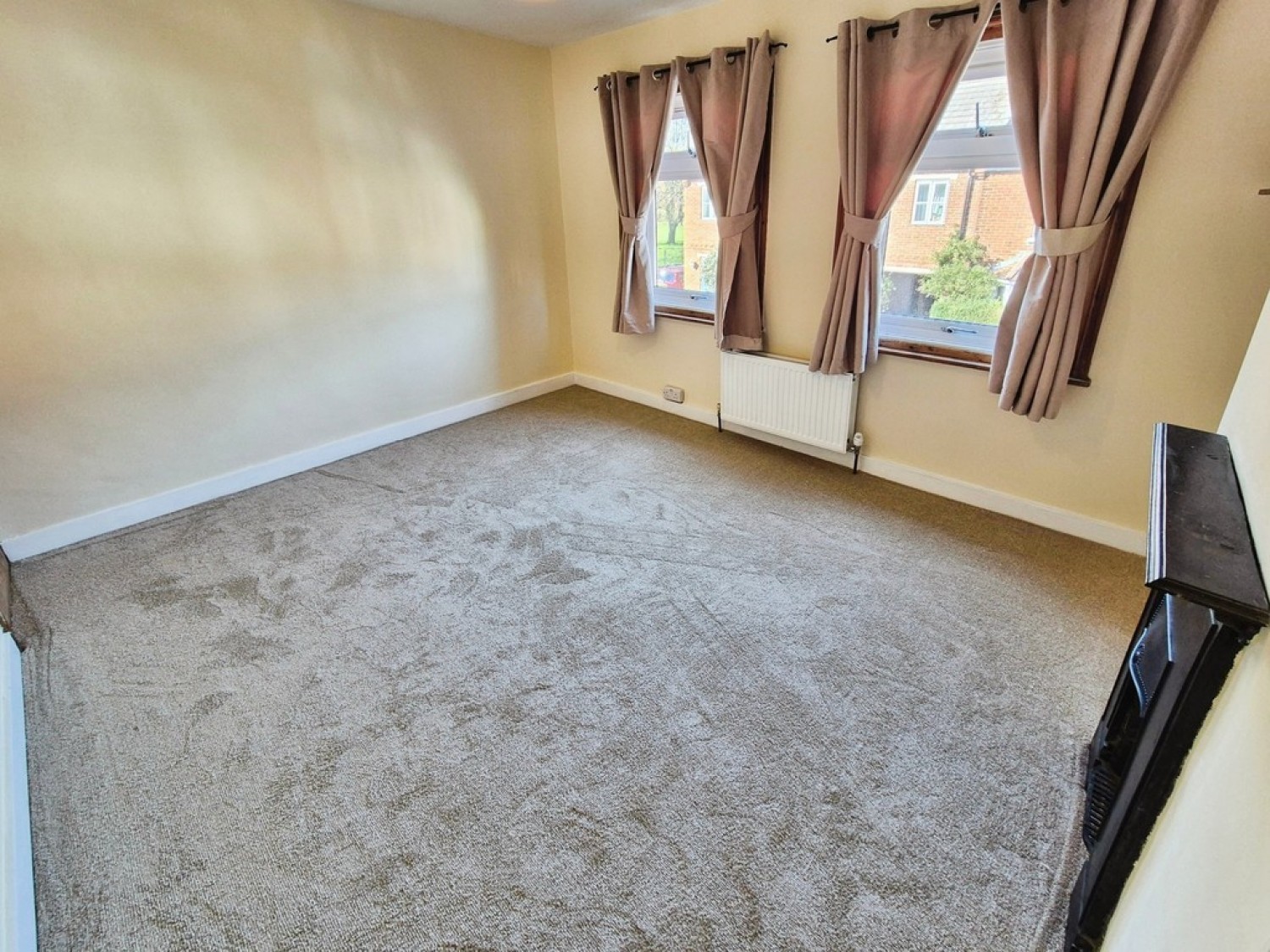 3 bedroom House for Sale Town Centre