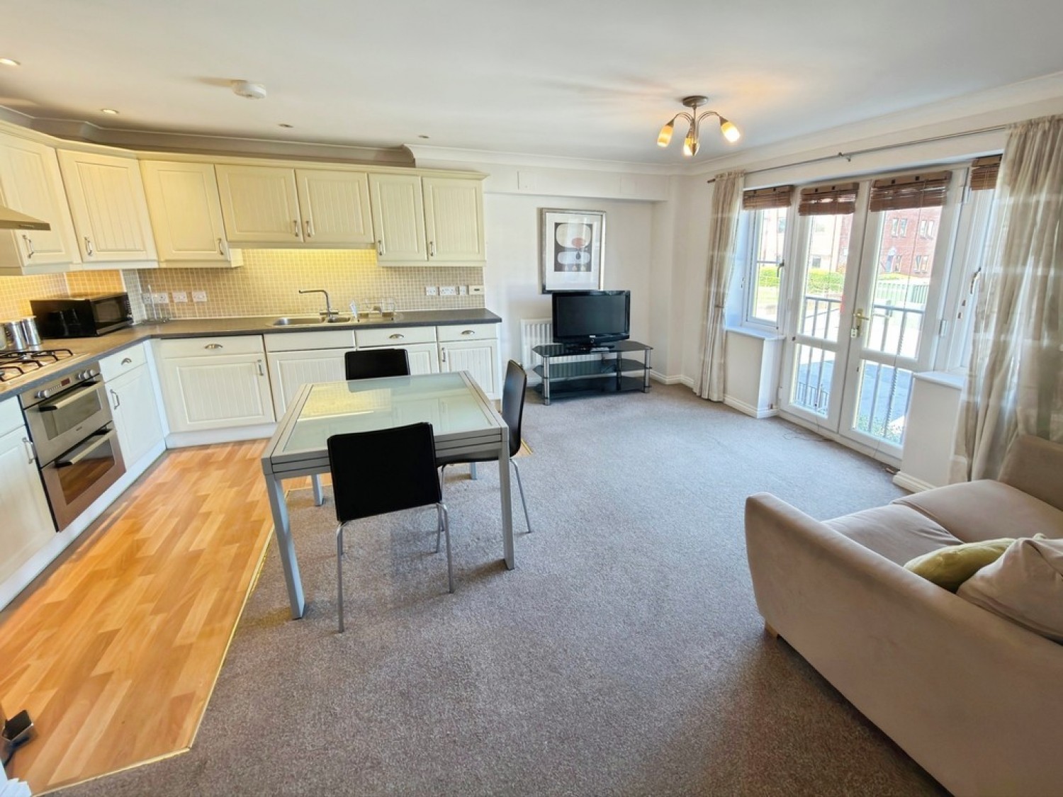 2 bedroom Flat for Letting Sarum Hill