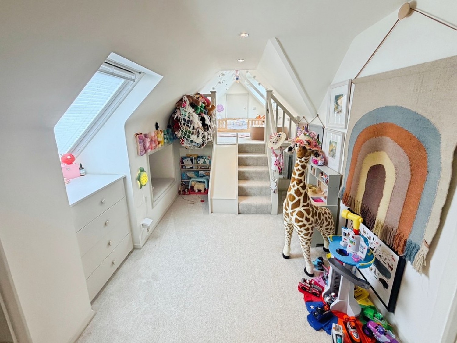 4 bedroom House for Letting South View