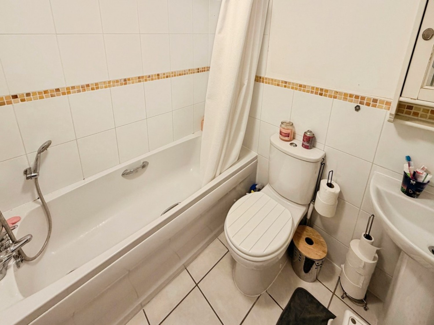 3 bedroom House for Sale Sinclair Drive, RG21