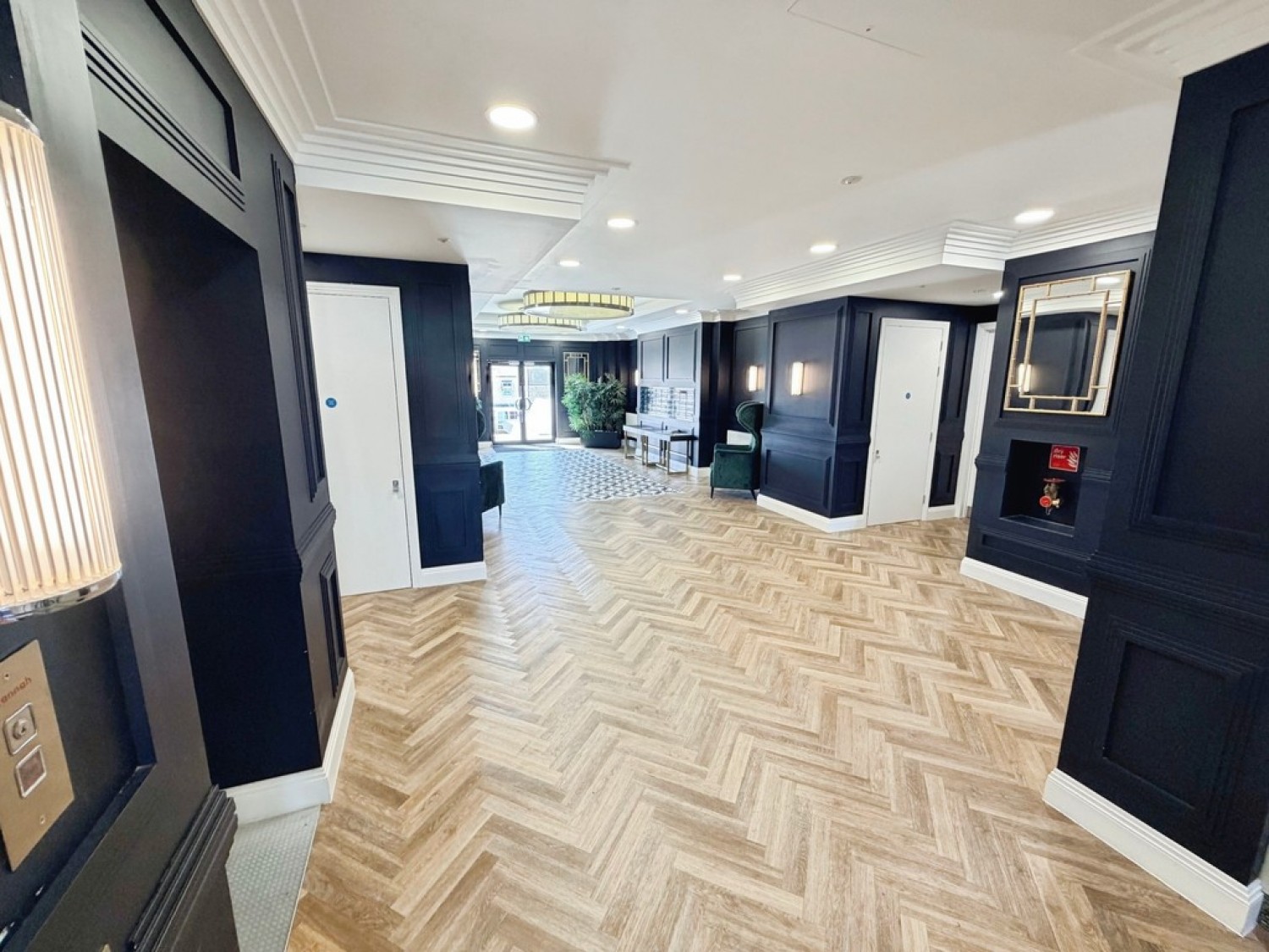 2 bedroom Flat for Letting Lilly Court, Chapel Gate